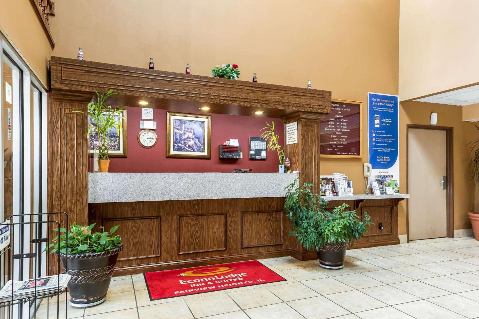 Econo Lodge Inn & Suites Fairview Heights St Louis photo 4