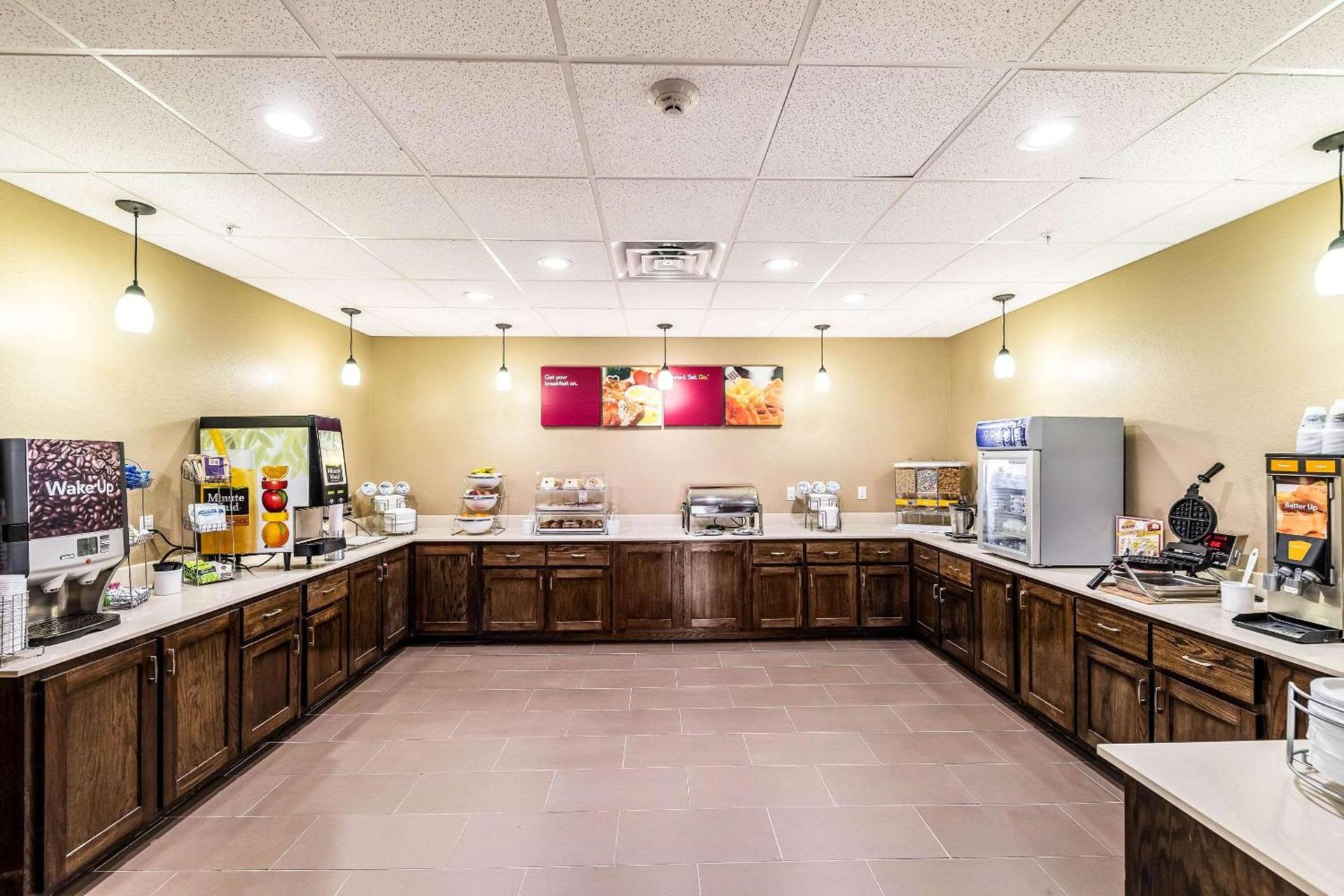 Comfort Suites Grand Prairie - Arlington North photo 38