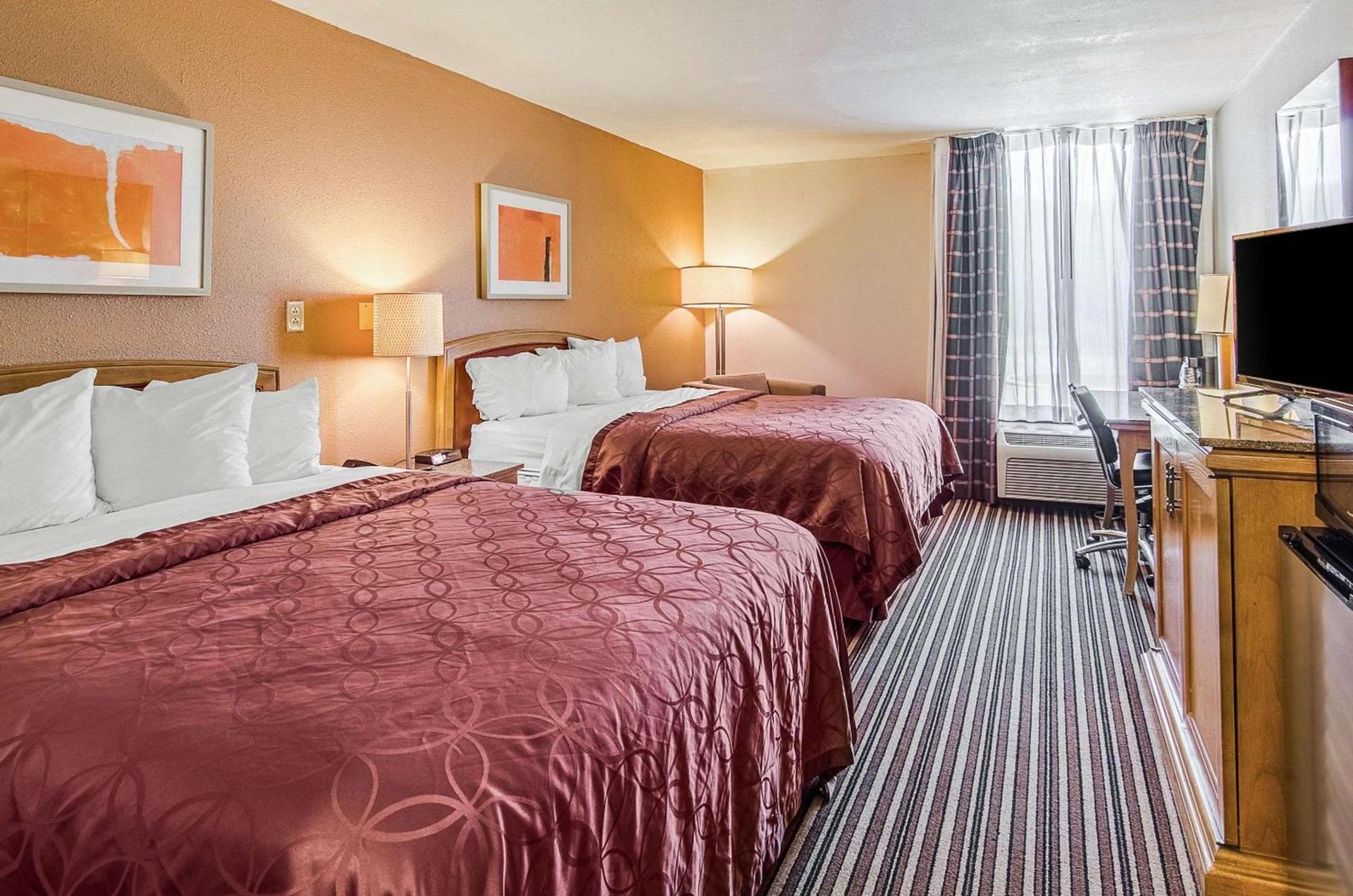 Econo Lodge Inn & Suites Norton - Wise South photo 14