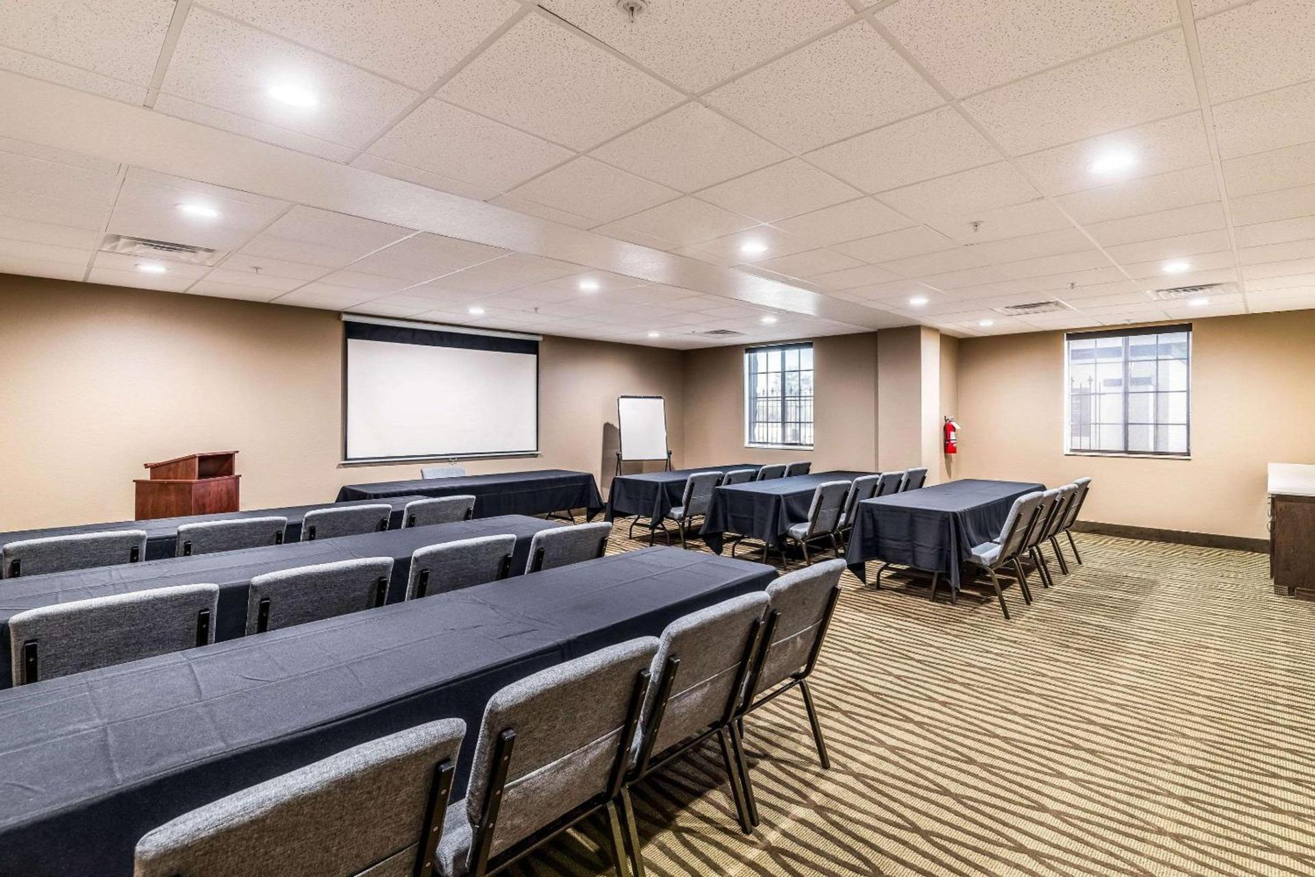 Comfort Suites Grand Prairie - Arlington North photo 36
