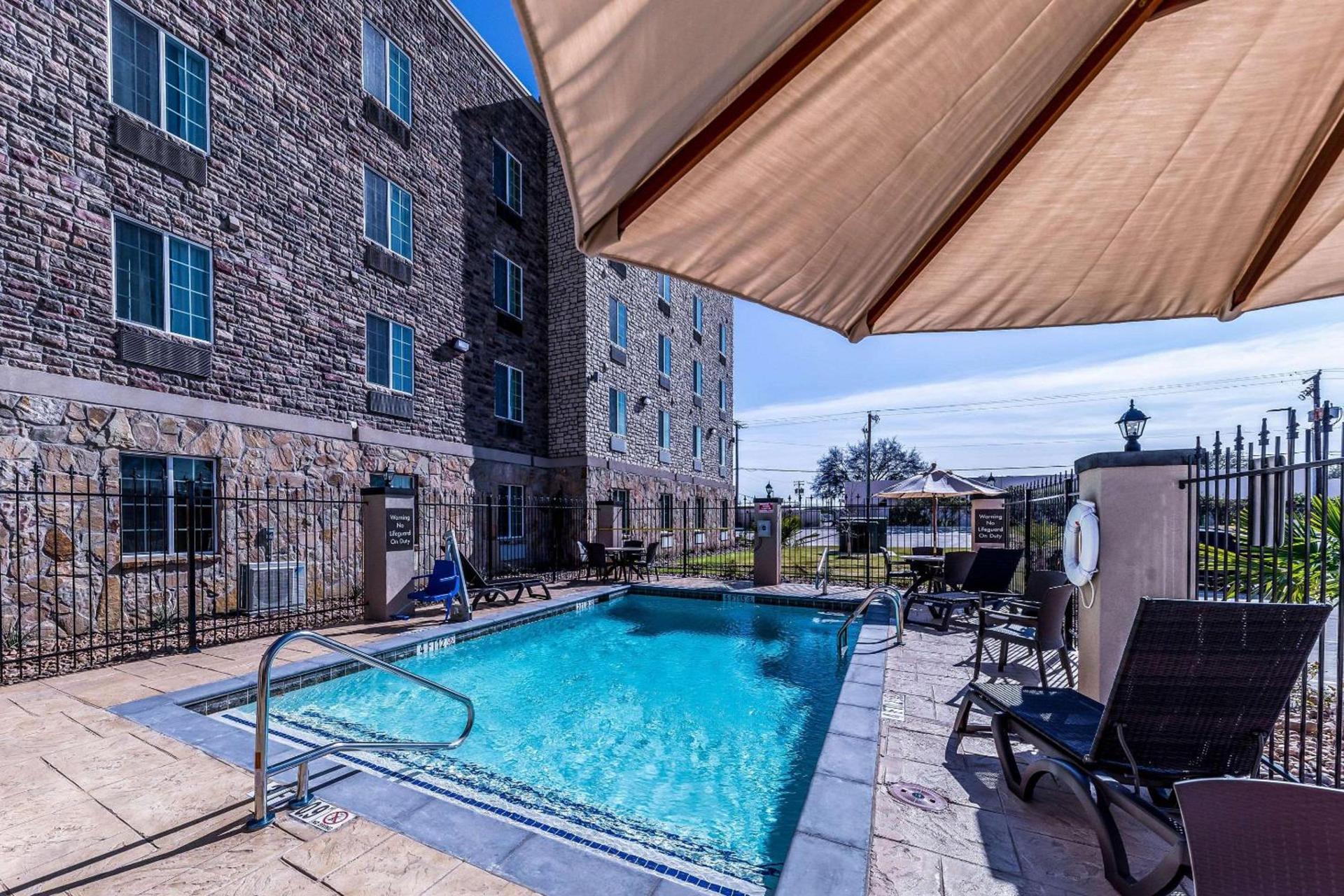 Comfort Suites Grand Prairie - Arlington North photo 31