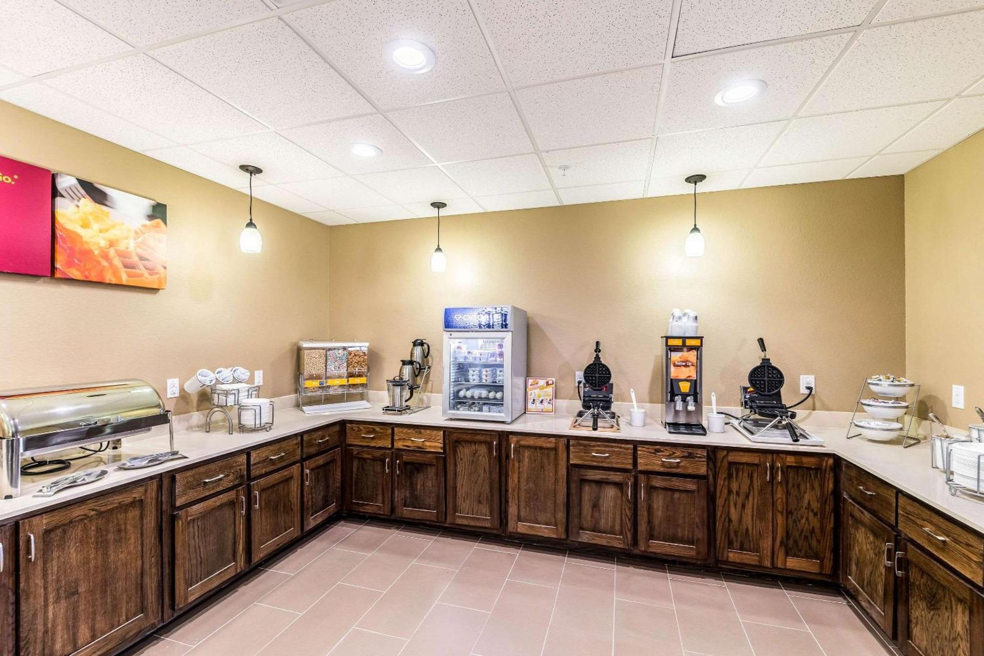 Comfort Suites Grand Prairie - Arlington North photo 40