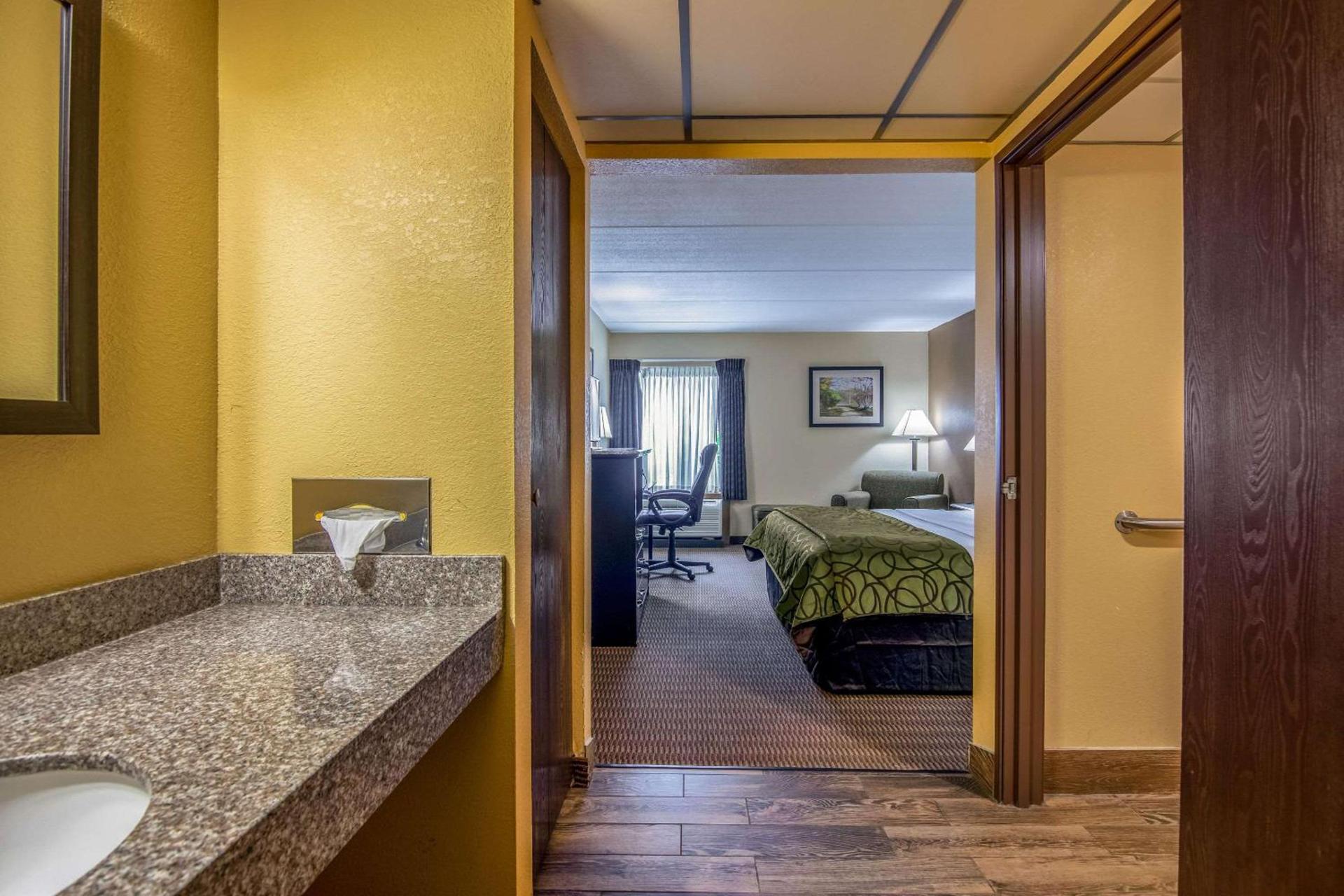 Quality Inn Tully I-81 photo 3