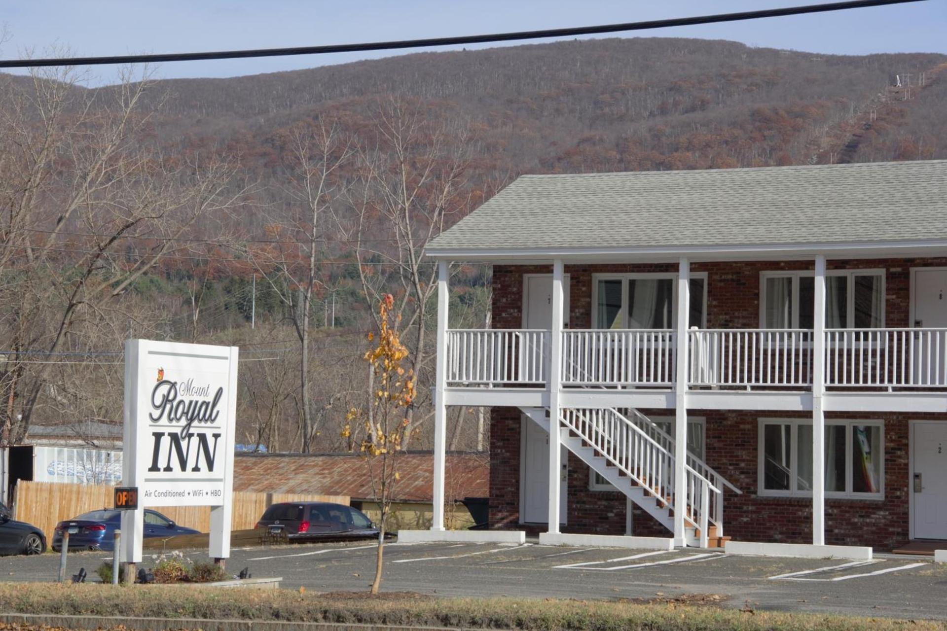 Rodeway Inn photo 1