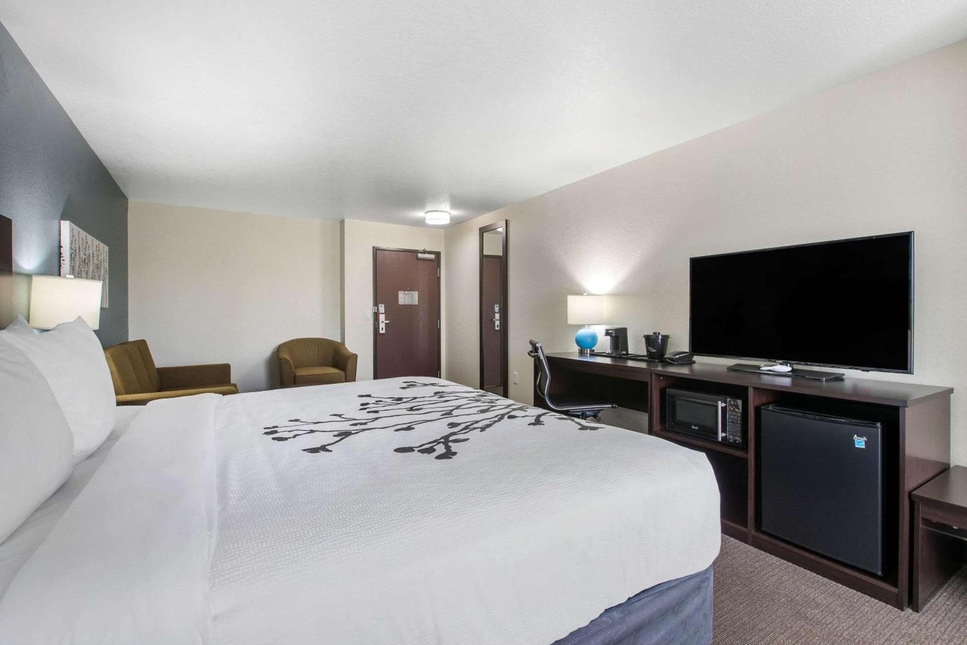 Sleep Inn and Suites - Ankeny photo 32