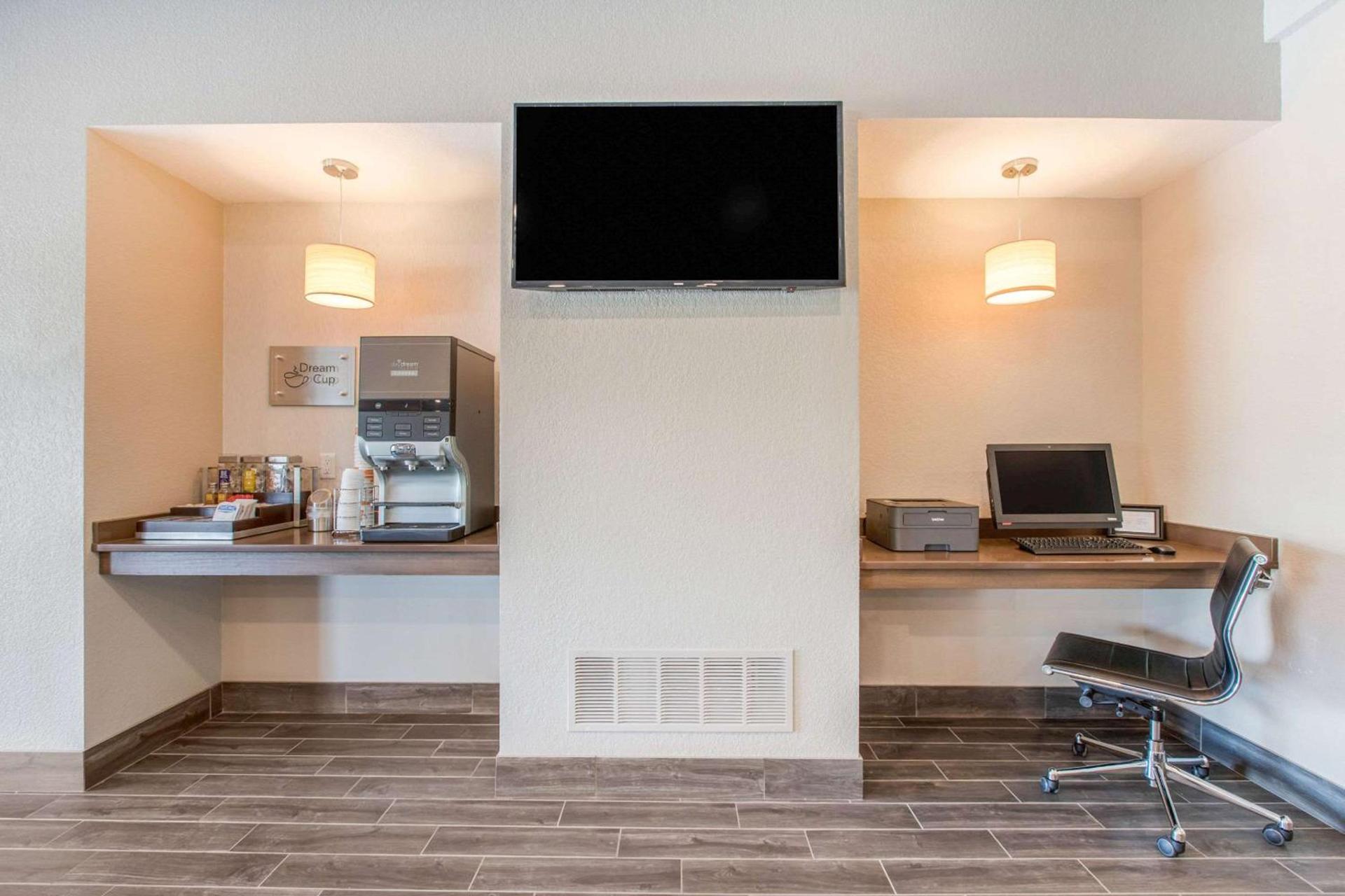 Sleep Inn and Suites - Ankeny photo 36