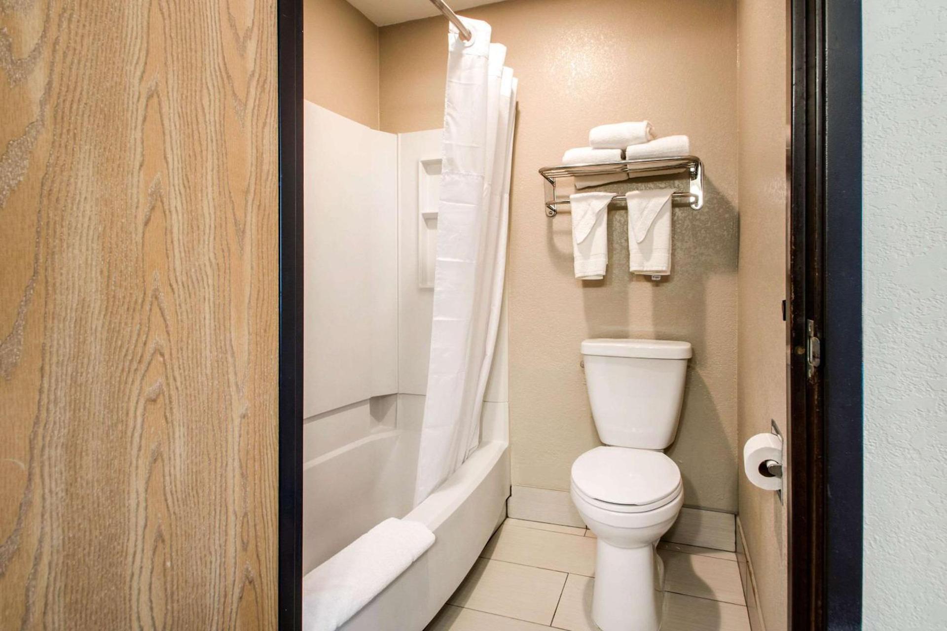 Quality Inn Madison West Near University Area photo 20