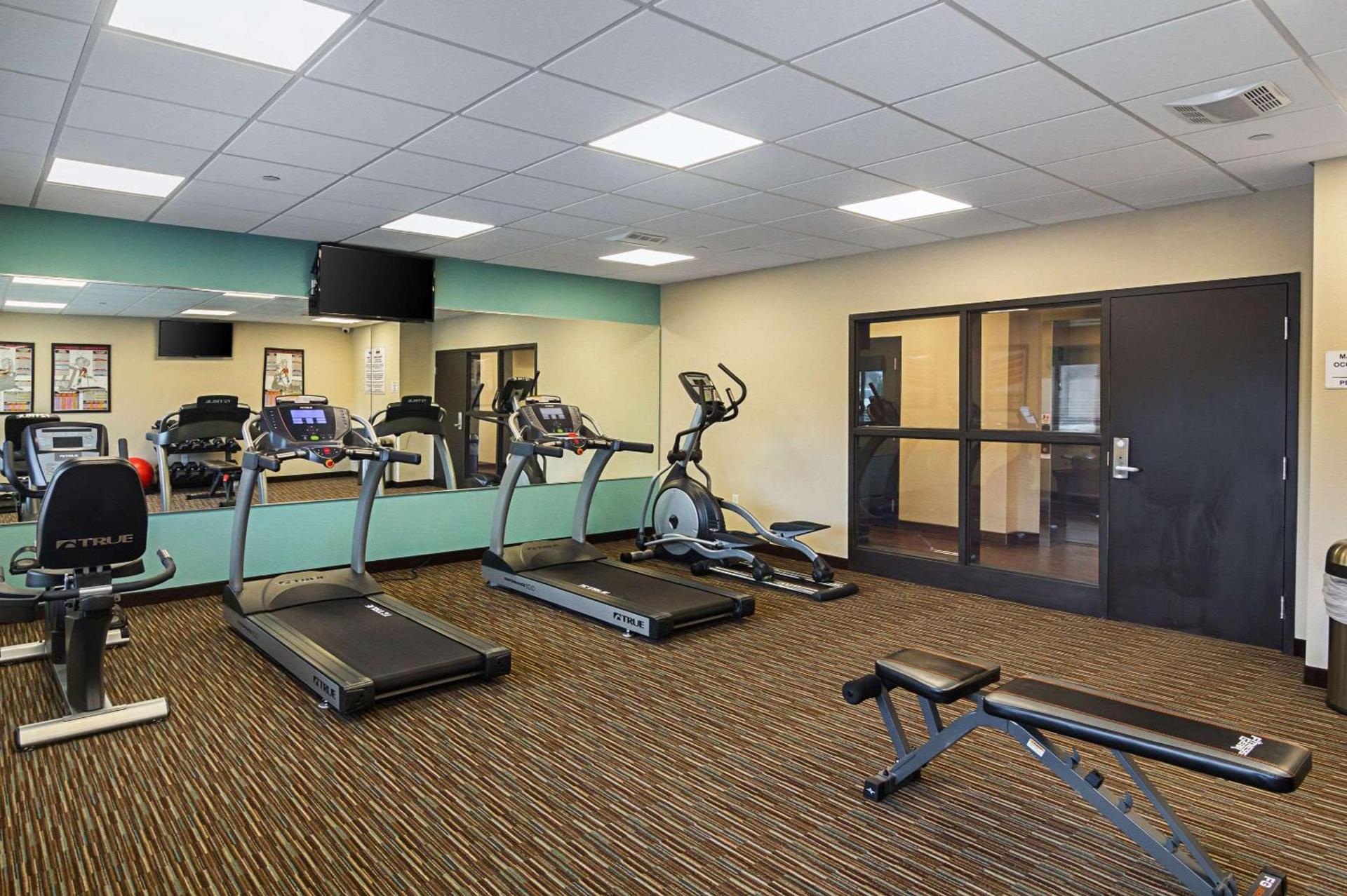Suburban Studios Monaca - Pittsburgh photo 38