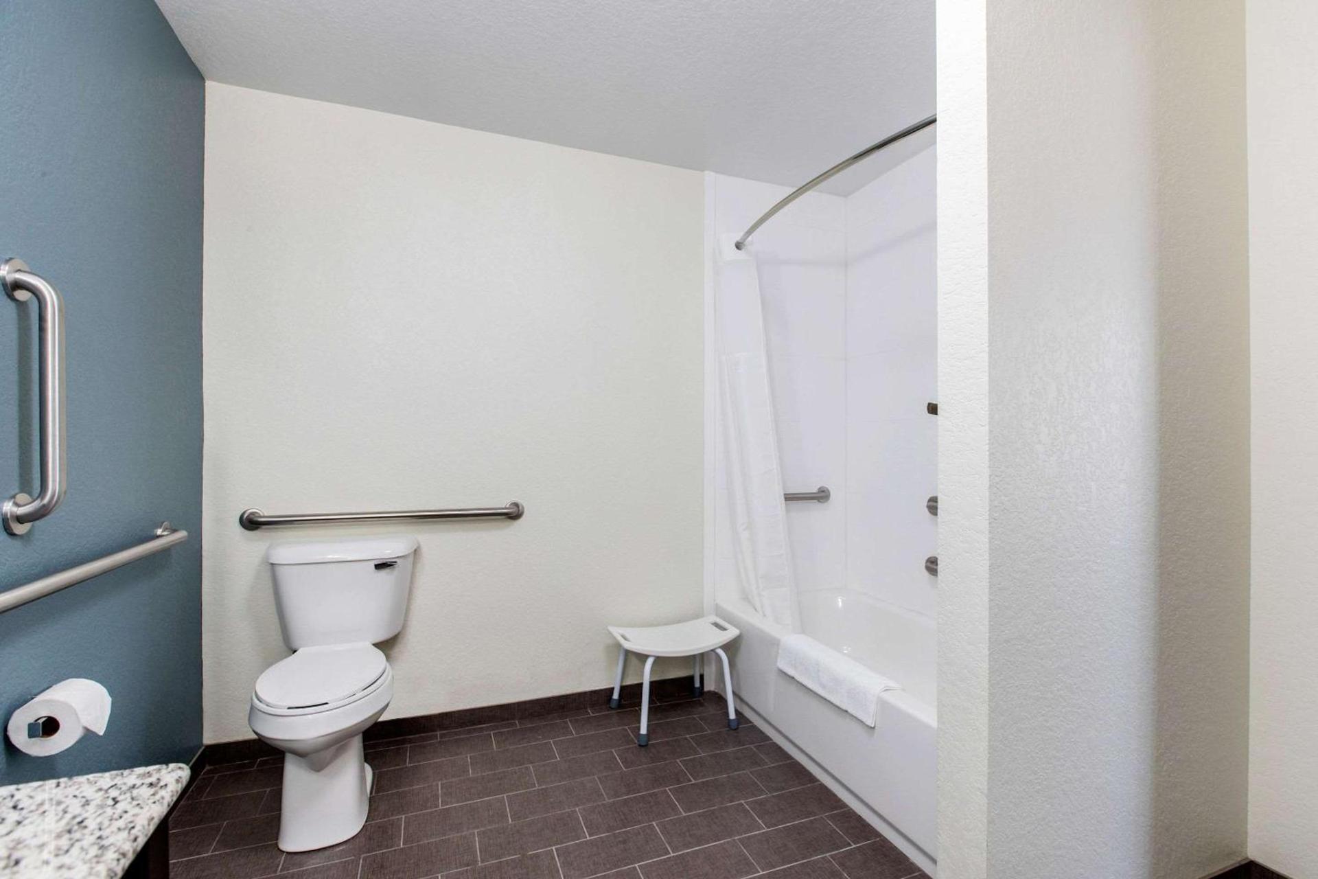 Sleep Inn and Suites - Ankeny photo 31