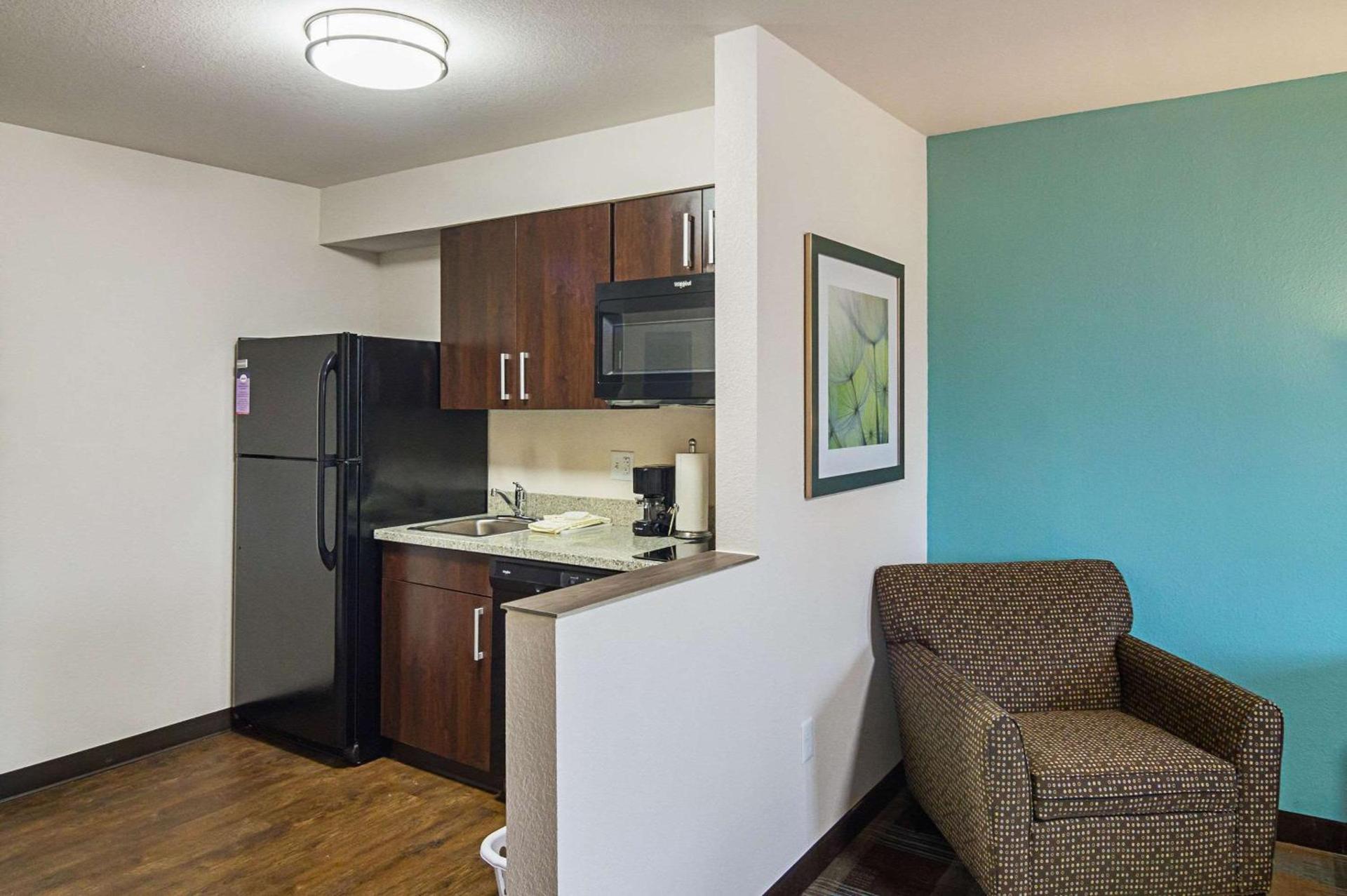 Suburban Studios Monaca - Pittsburgh photo 17