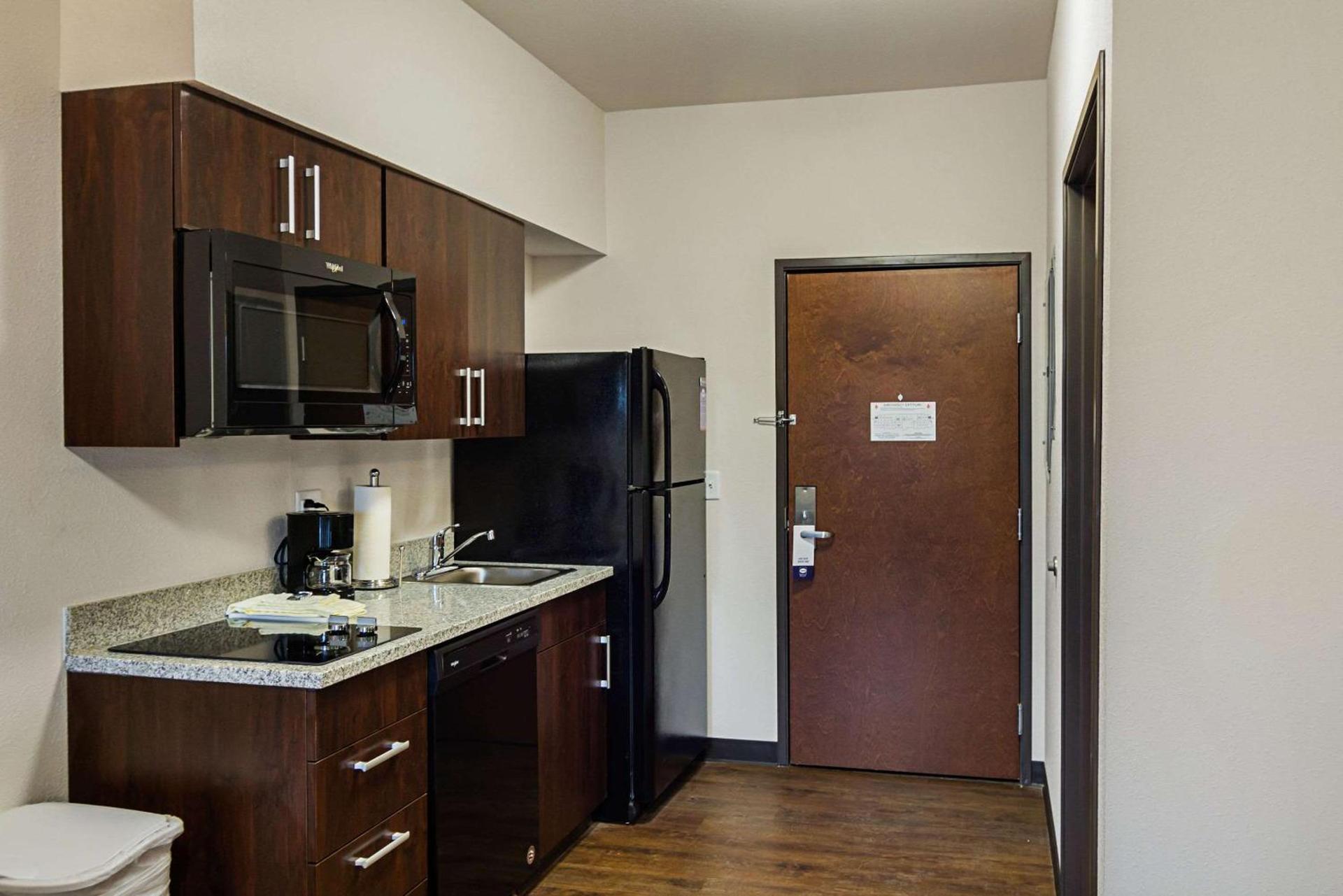 Suburban Studios Monaca - Pittsburgh photo 30
