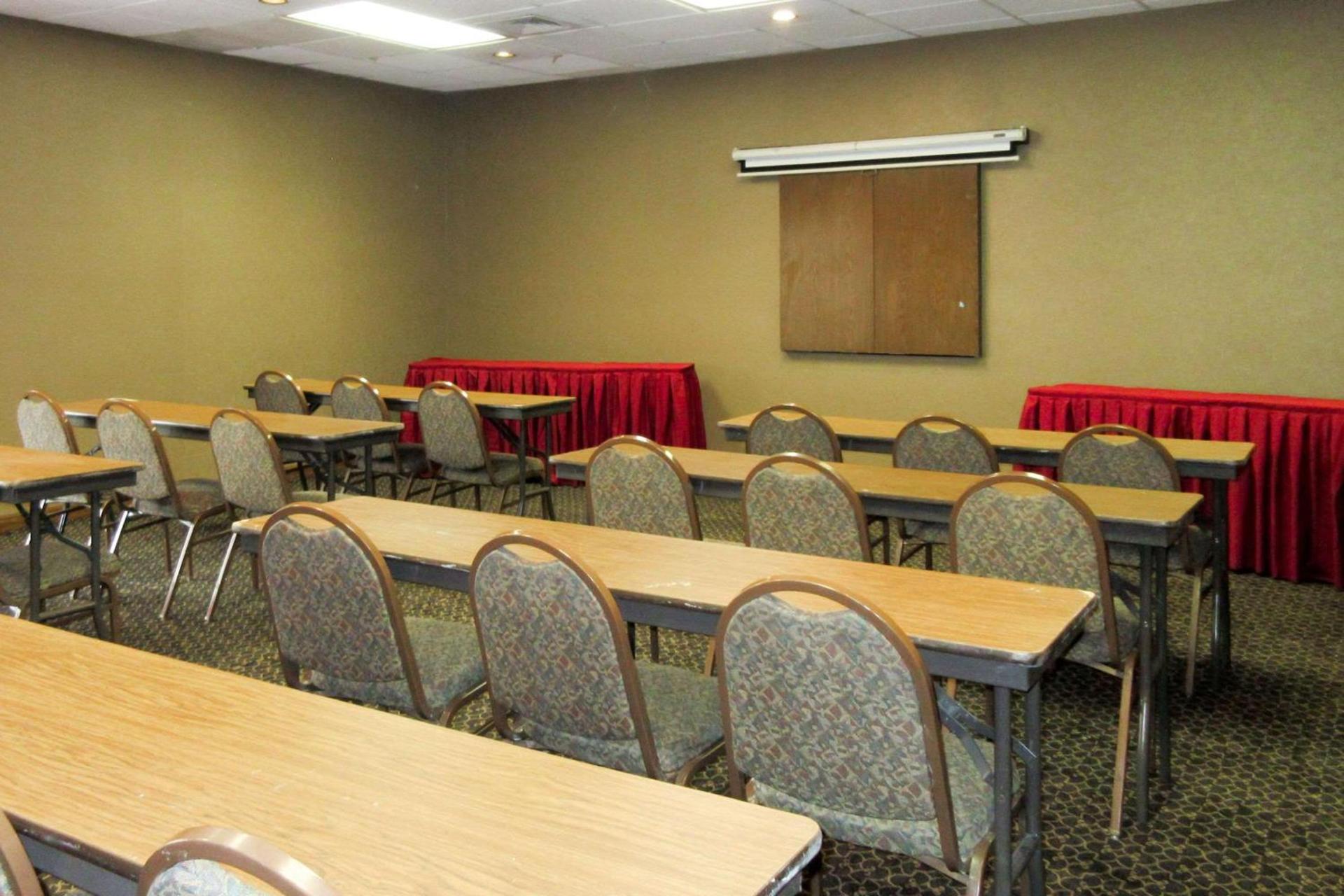 Quality Inn & Suites Albuquerque Midtown - University Area photo 10