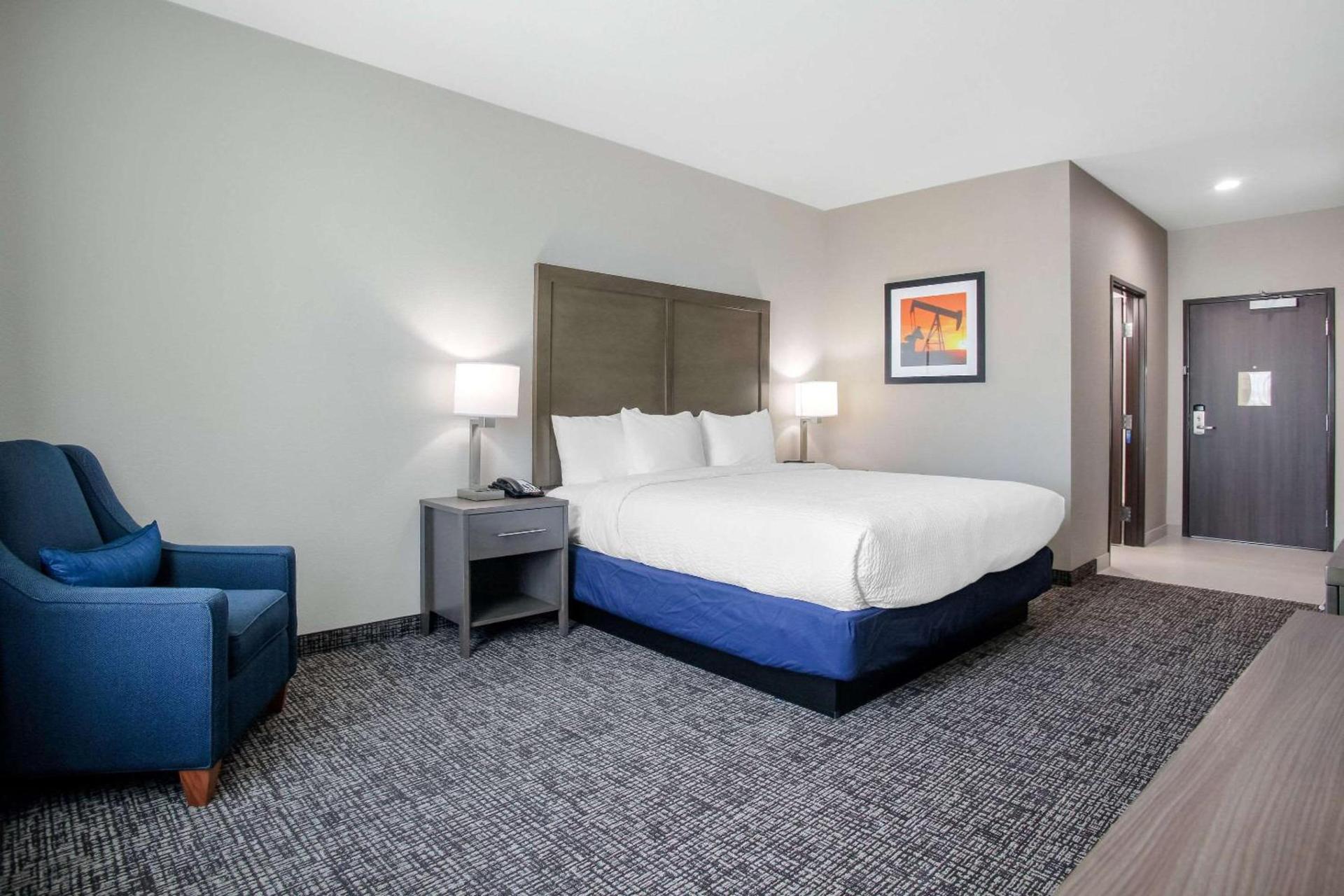 Holiday Inn Express & Suites Tulsa East - Catoosa by IHG photo 16
