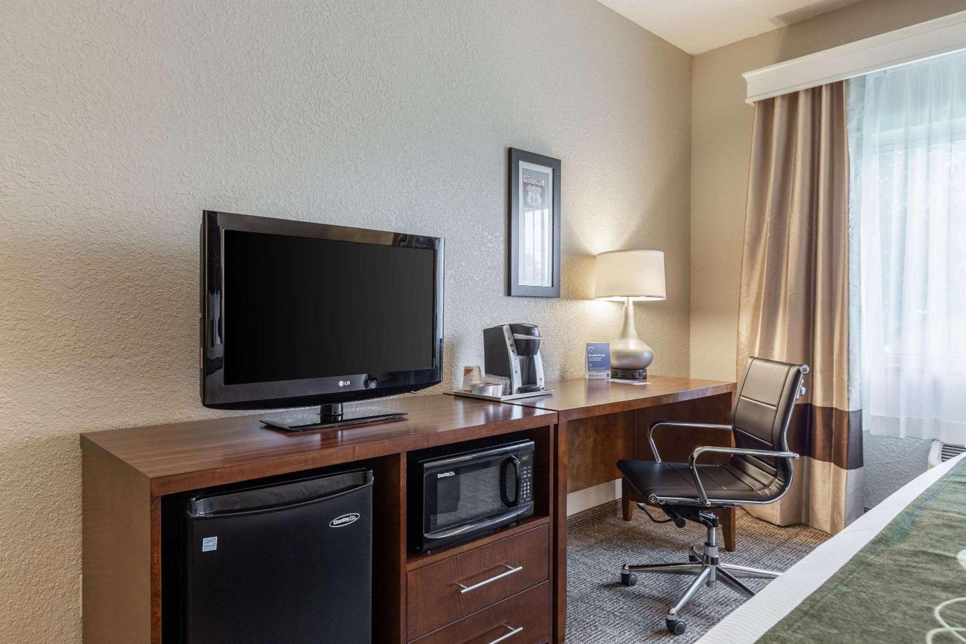 Comfort Inn South Tulsa - Woodland Hills photo 8