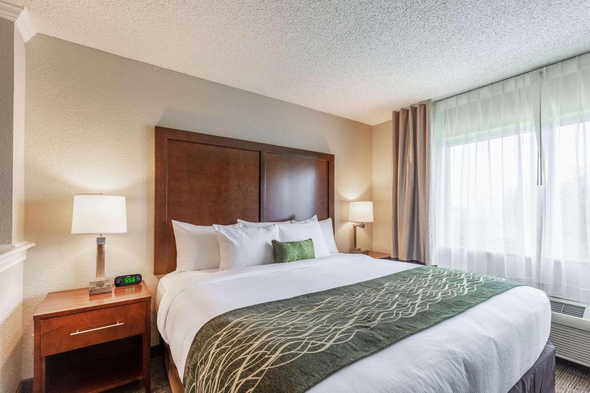 Comfort Inn South Tulsa - Woodland Hills photo 17