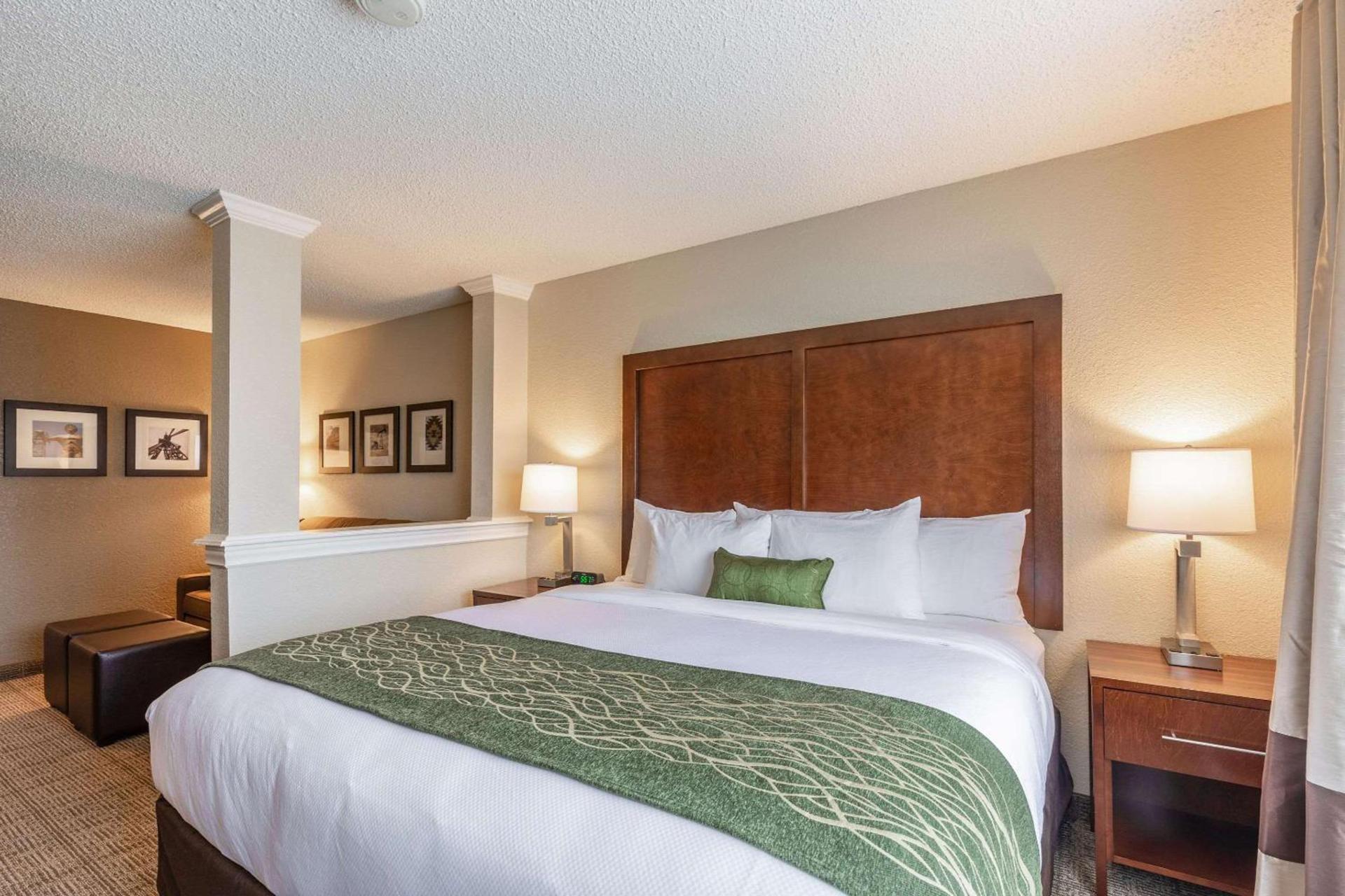 Comfort Inn South Tulsa - Woodland Hills photo 18