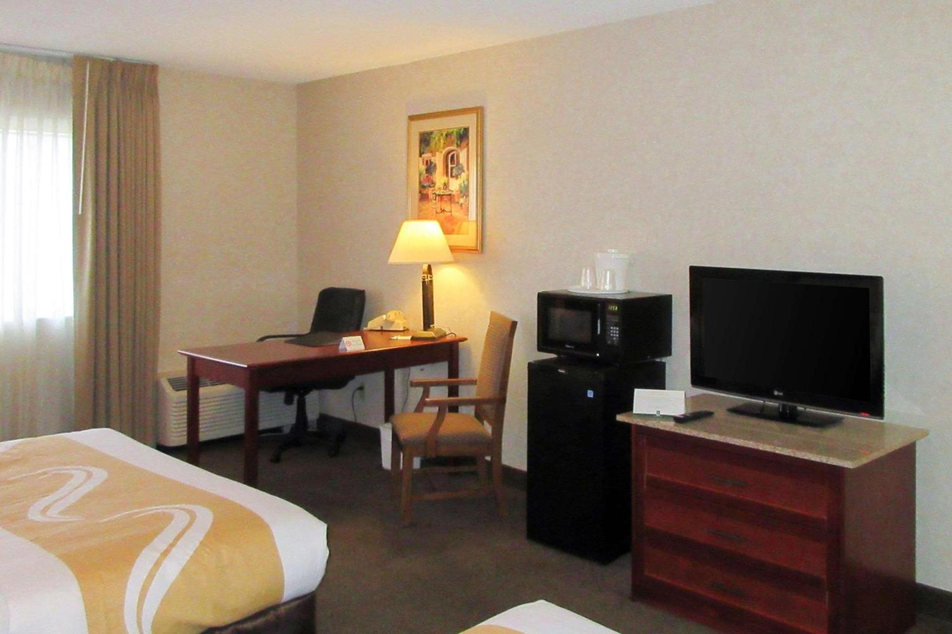 Quality Inn & Suites Albuquerque Midtown - University Area photo 9
