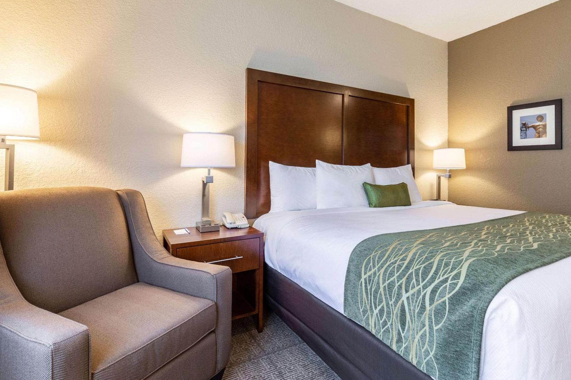 Comfort Inn South Tulsa - Woodland Hills photo 9