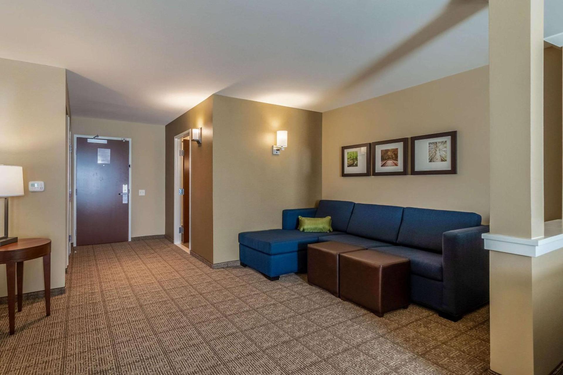 Comfort Inn & Suites - Harrisburg Airport - Hershey South photo 16