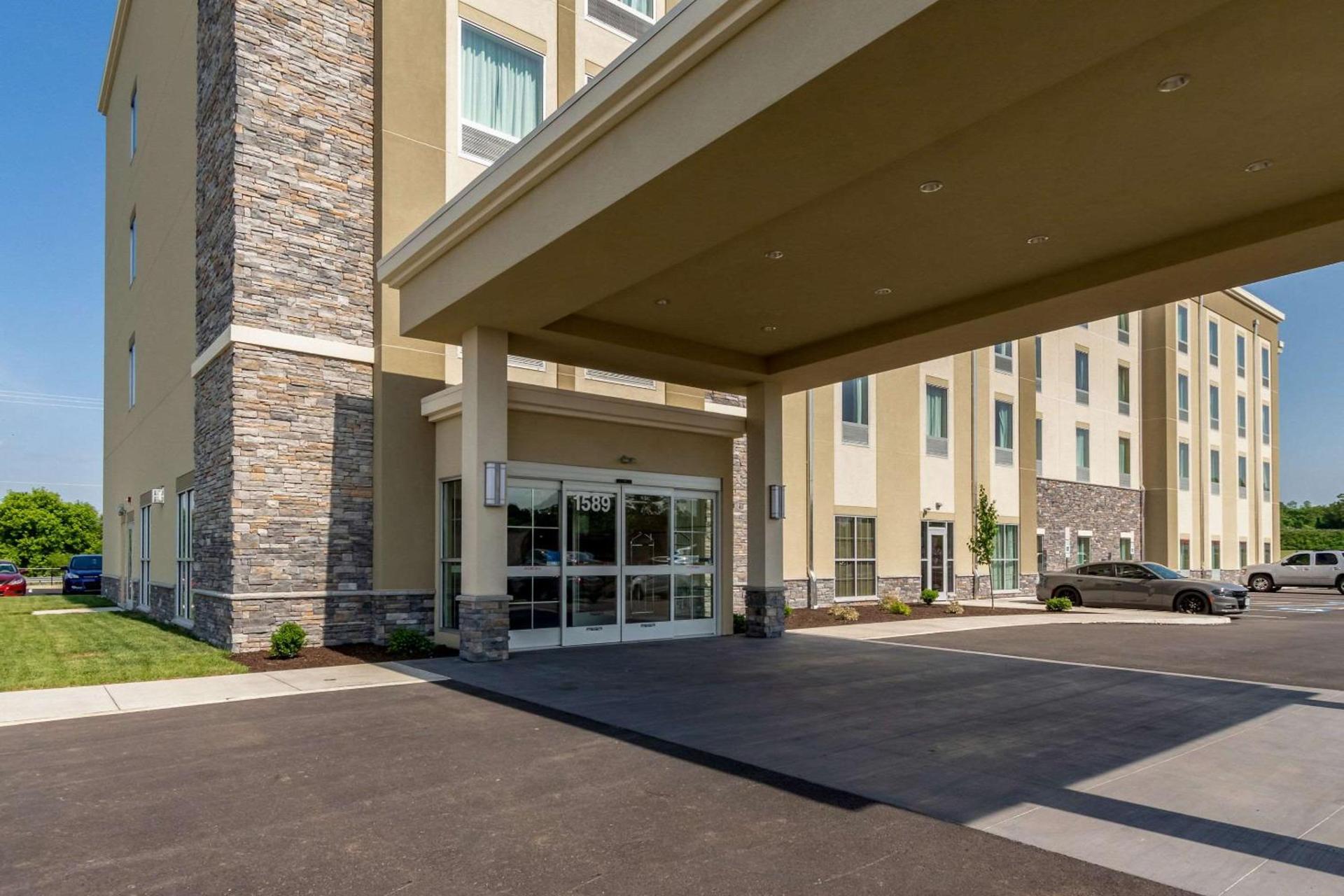Comfort Inn & Suites - Harrisburg Airport - Hershey South photo 3
