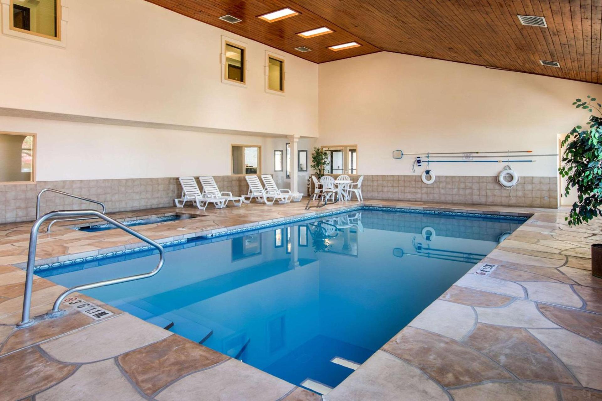 Quality Inn & Suites Albuquerque North near Balloon Fiesta Park photo 32