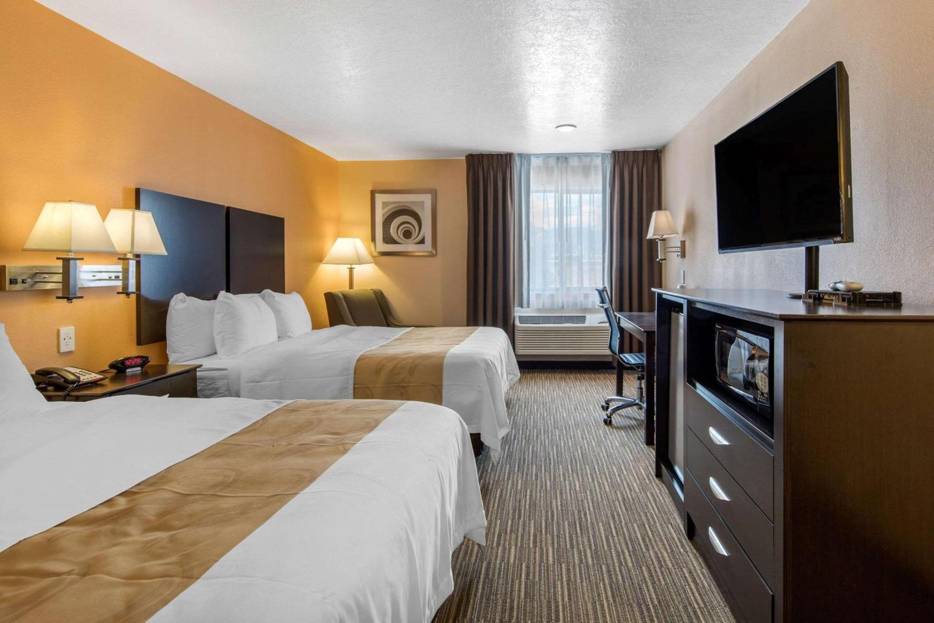 Quality Inn & Suites Albuquerque North near Balloon Fiesta Park photo 17