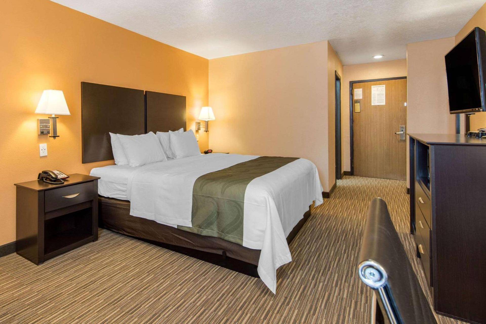 Quality Inn & Suites Albuquerque North near Balloon Fiesta Park photo 21