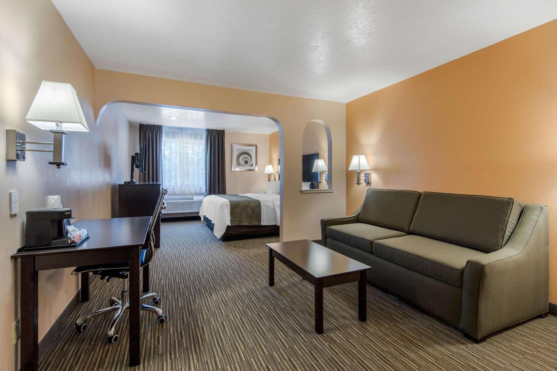 Quality Inn & Suites Albuquerque North near Balloon Fiesta Park photo 30