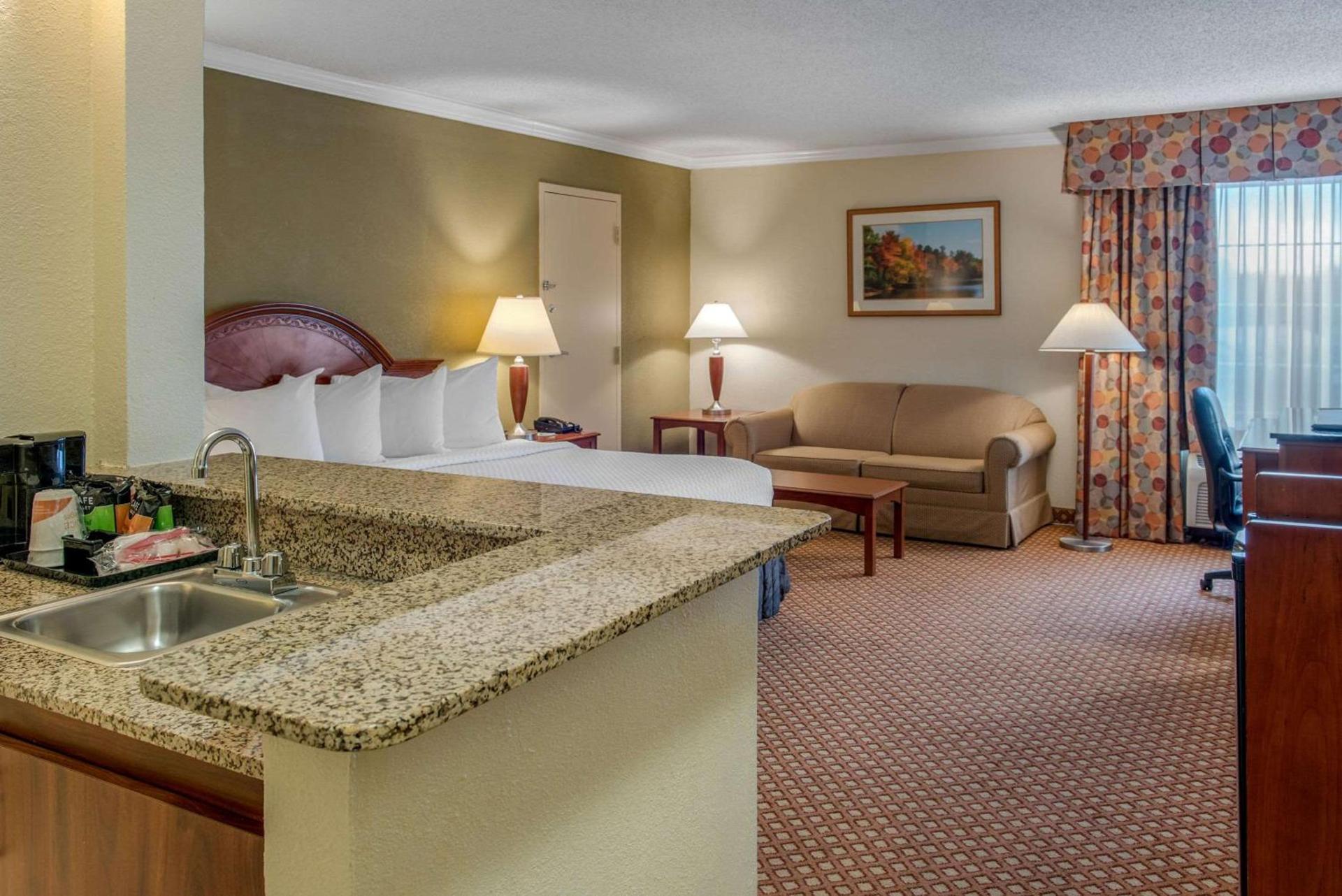 Quality Hotel Conference Center Cincinnati Blue Ash photo 16