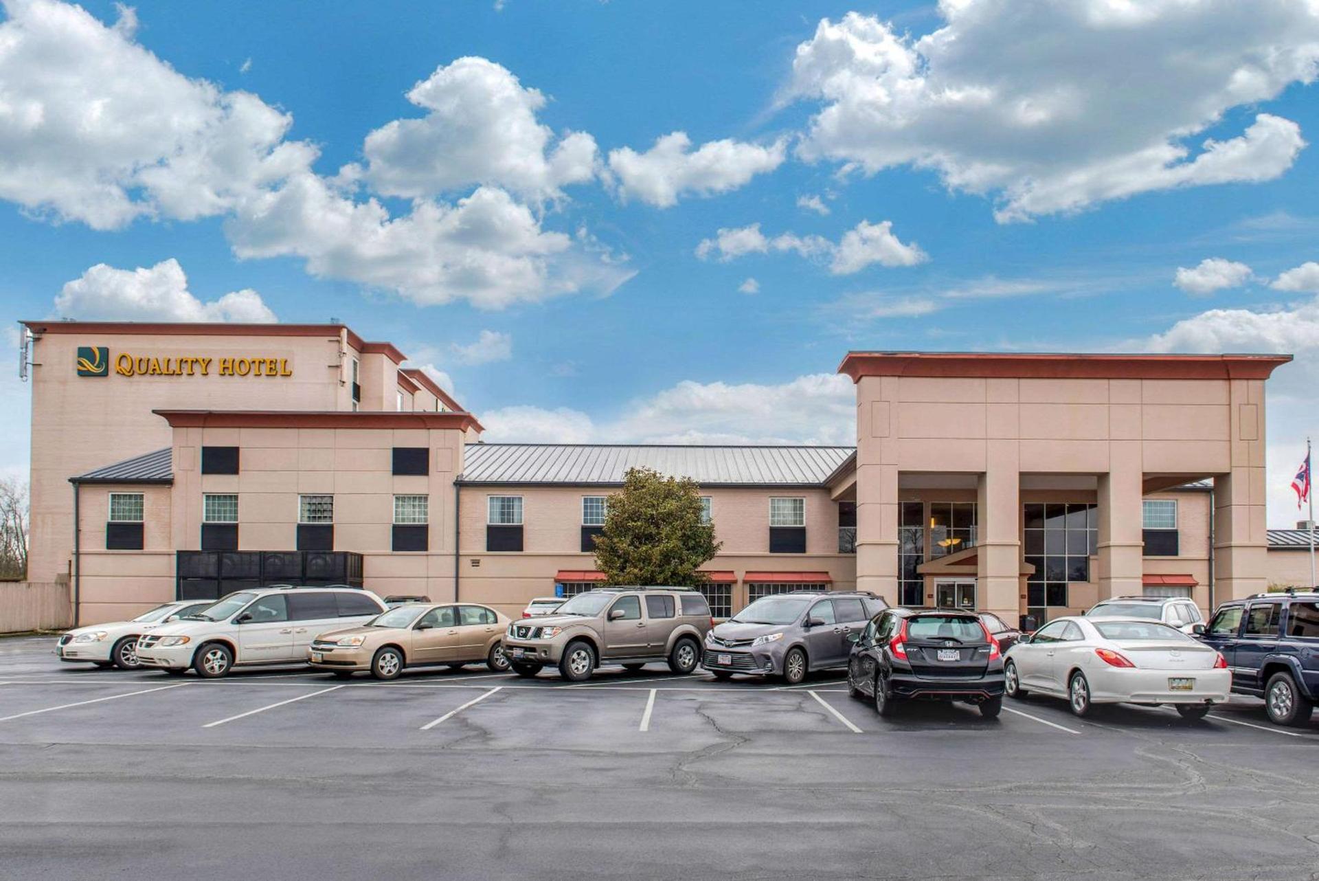 Quality Hotel Conference Center Cincinnati Blue Ash photo 2