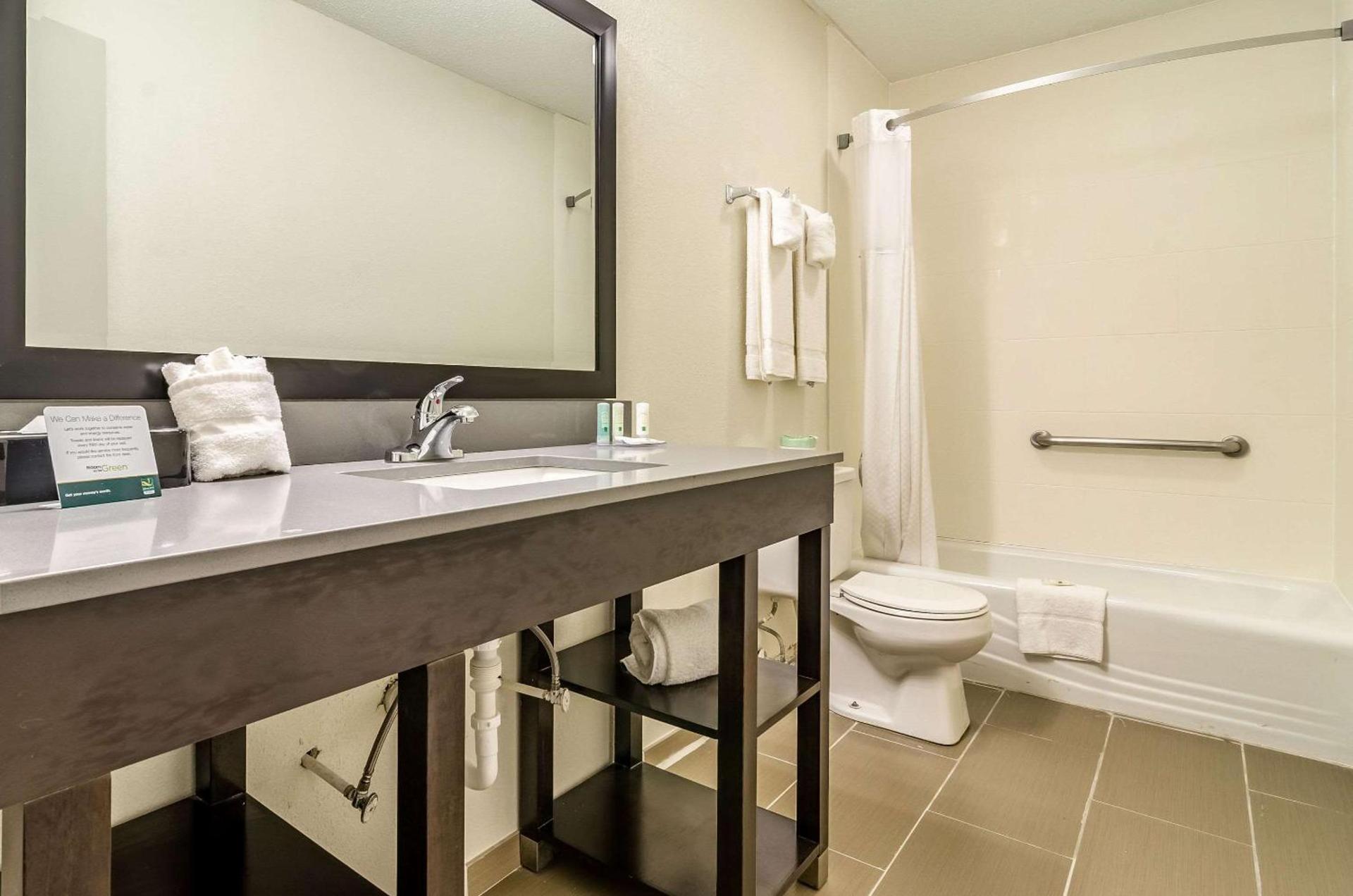 Quality Inn & Suites Creedmoor - Butner photo 29