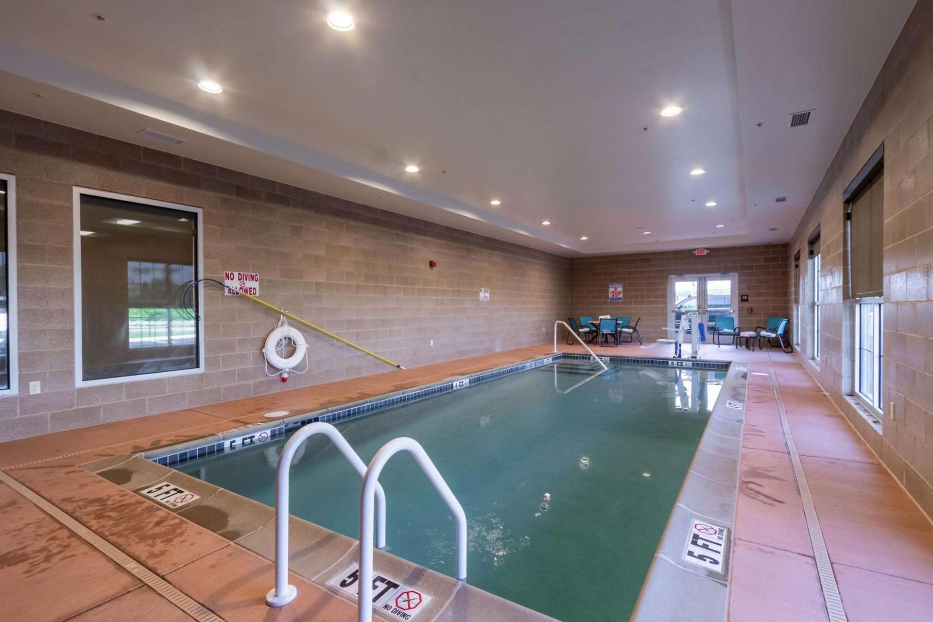 Comfort Inn & Suites - Harrisburg Airport - Hershey South photo 22