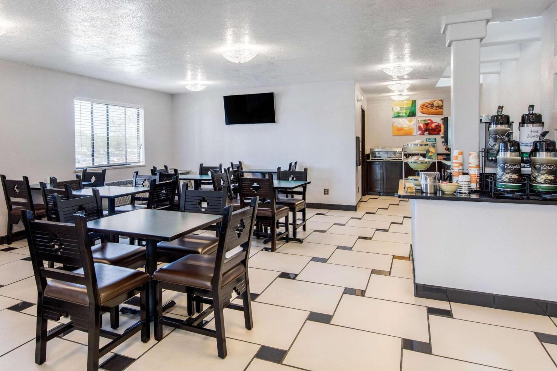 Quality Inn & Suites Albuquerque North near Balloon Fiesta Park photo 39