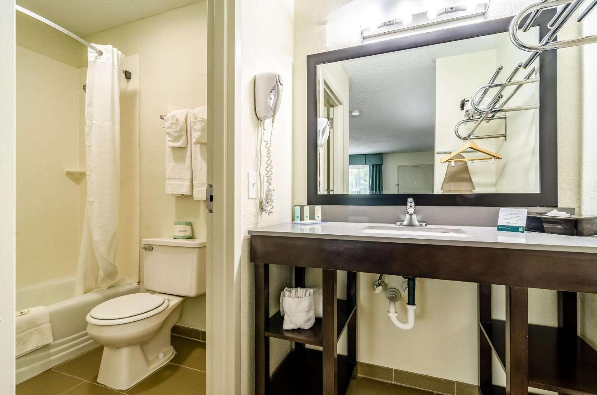 Quality Inn & Suites Creedmoor - Butner photo 18