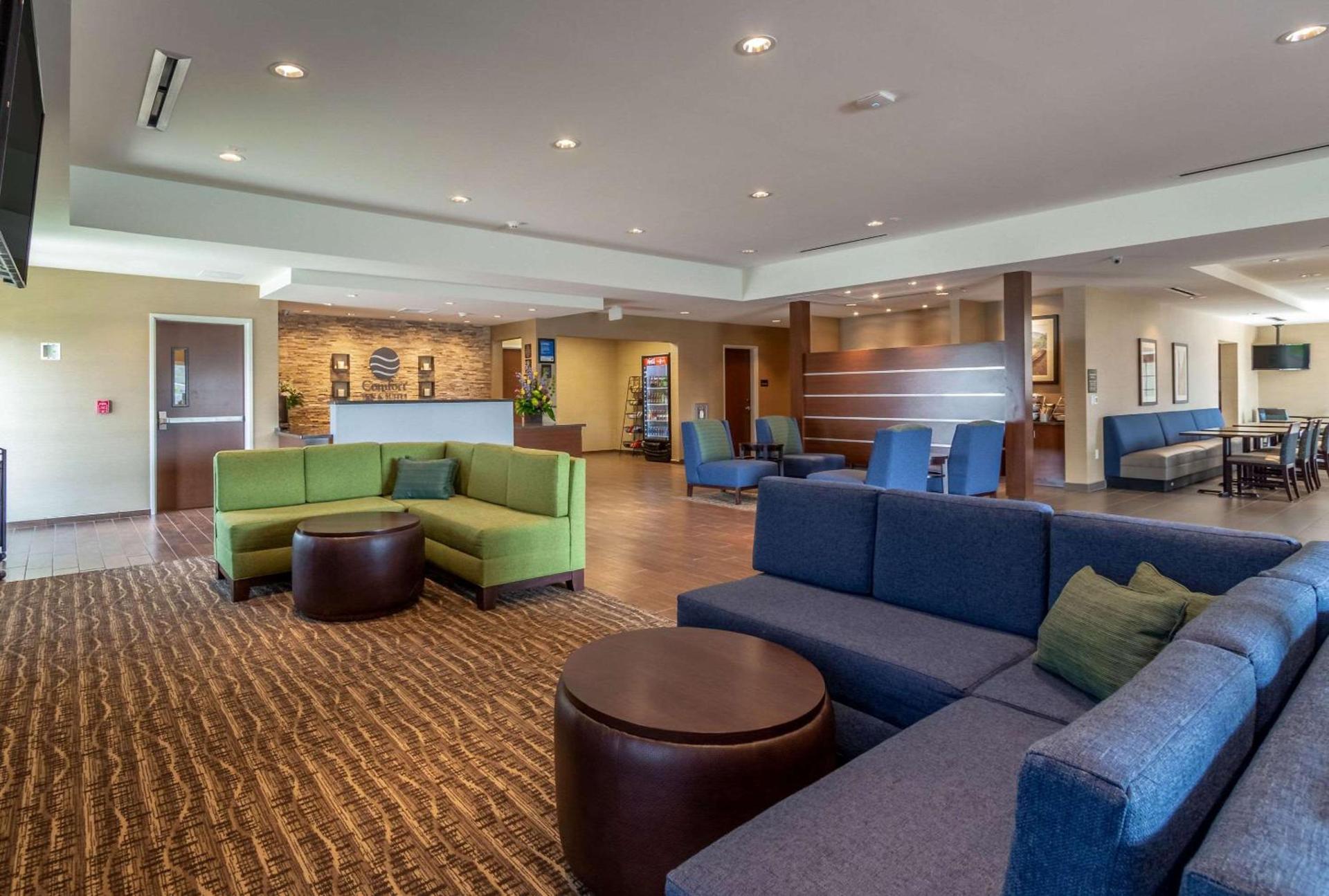Comfort Inn & Suites - Harrisburg Airport - Hershey South photo 8