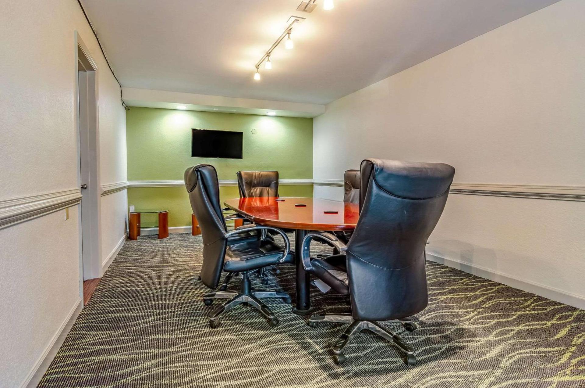 Quality Inn & Suites Creedmoor - Butner photo 34