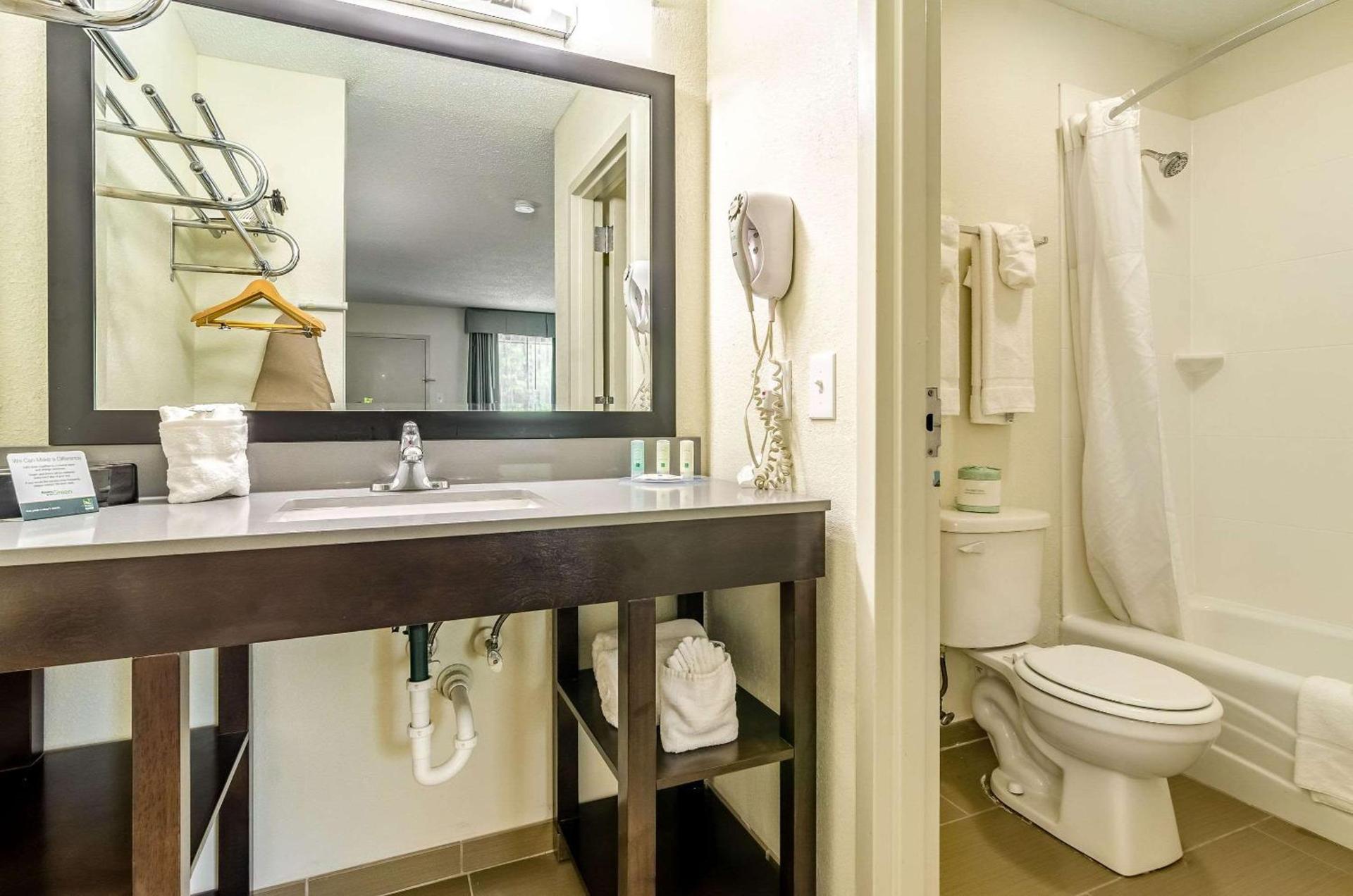 Quality Inn & Suites Creedmoor - Butner photo 14