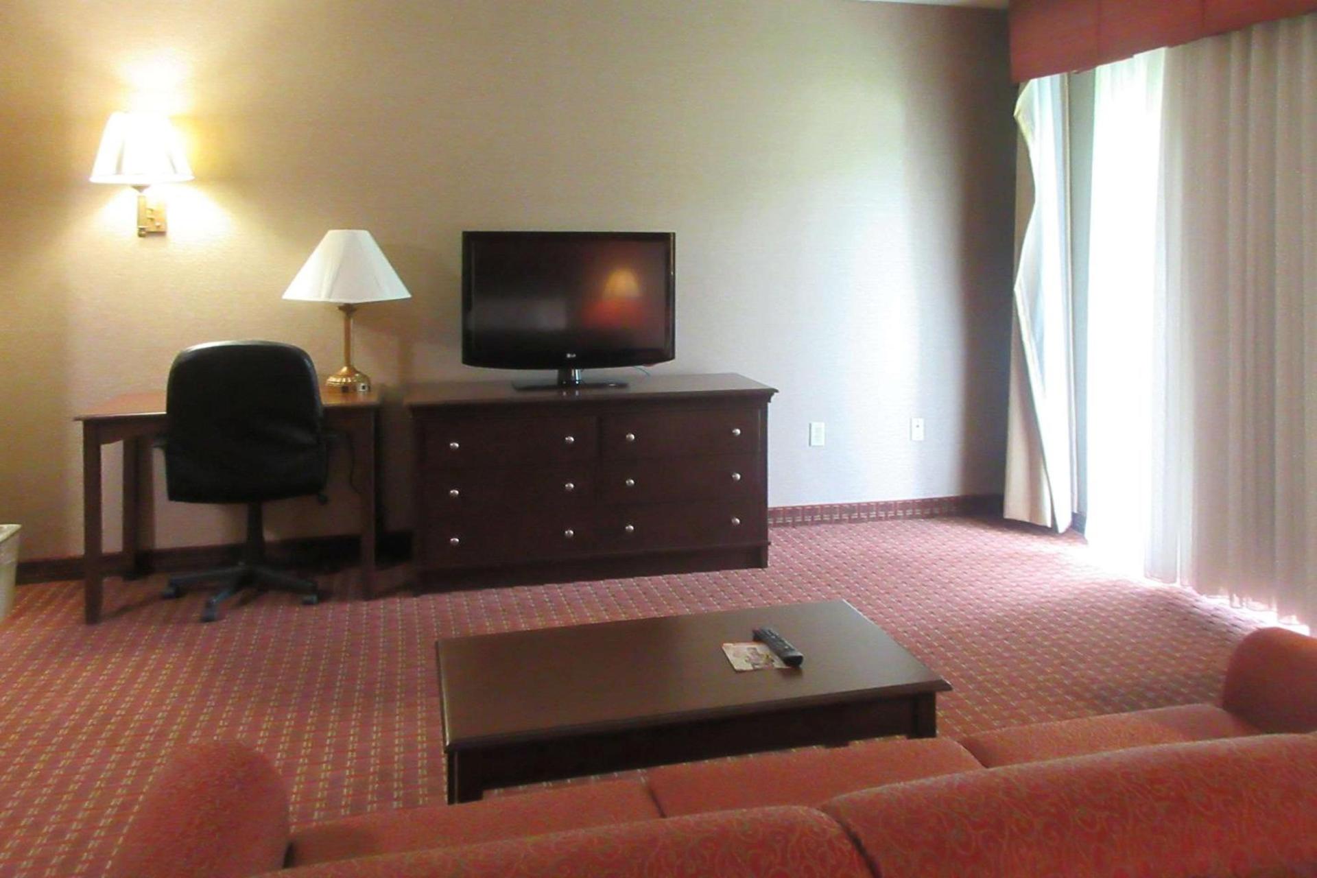 Quality Inn & Suites Owego photo 6