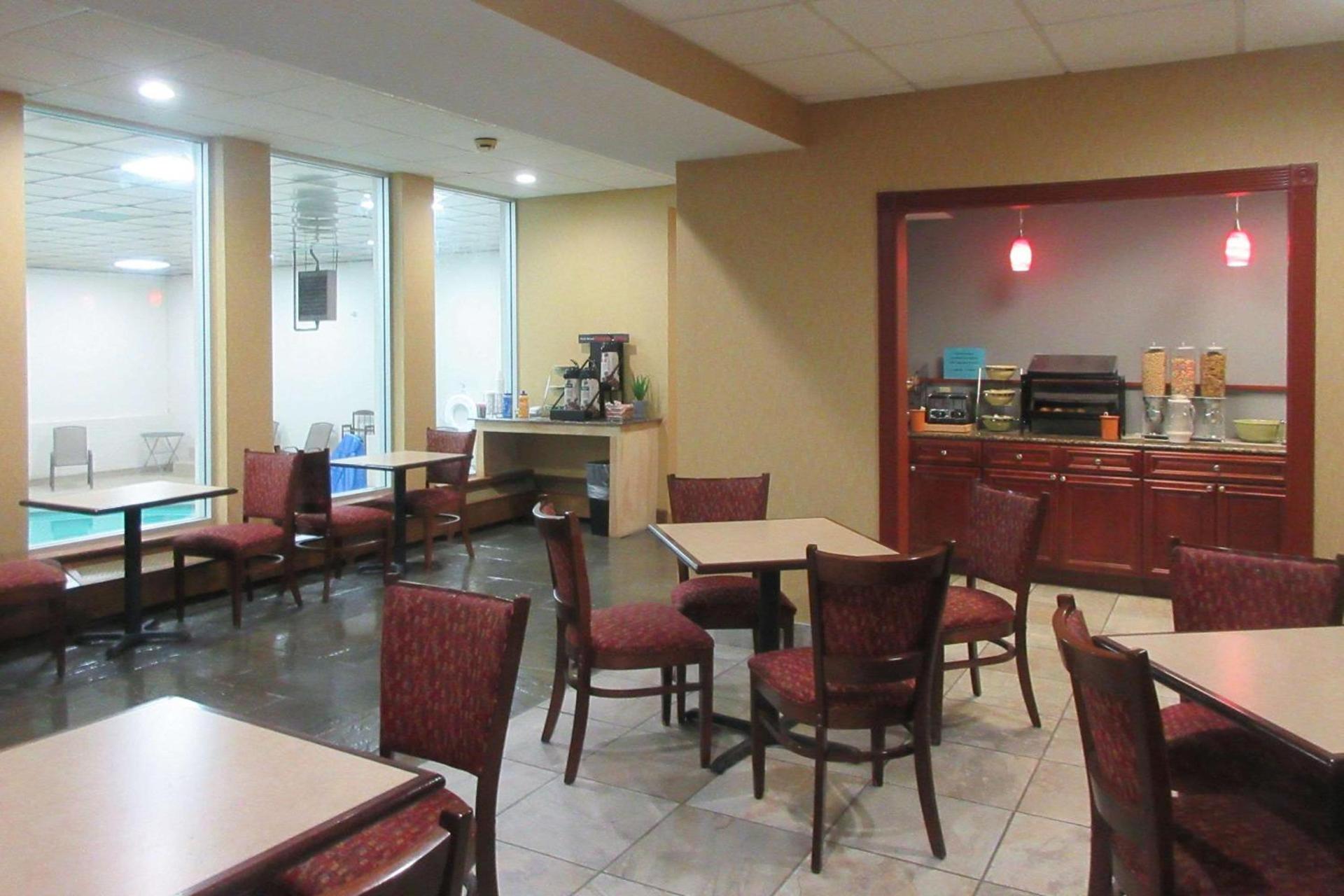 Quality Inn & Suites Owego photo 13