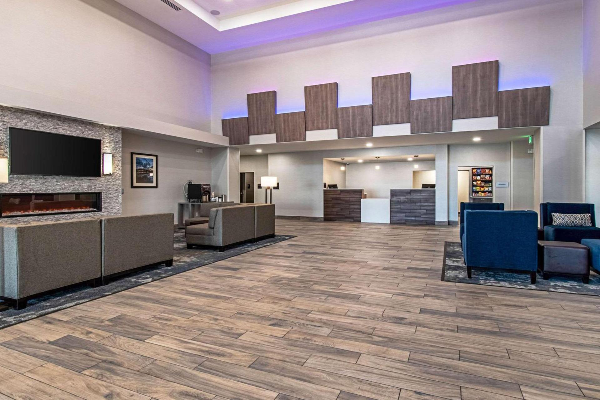 Comfort Suites Grove City - Columbus South photo 3