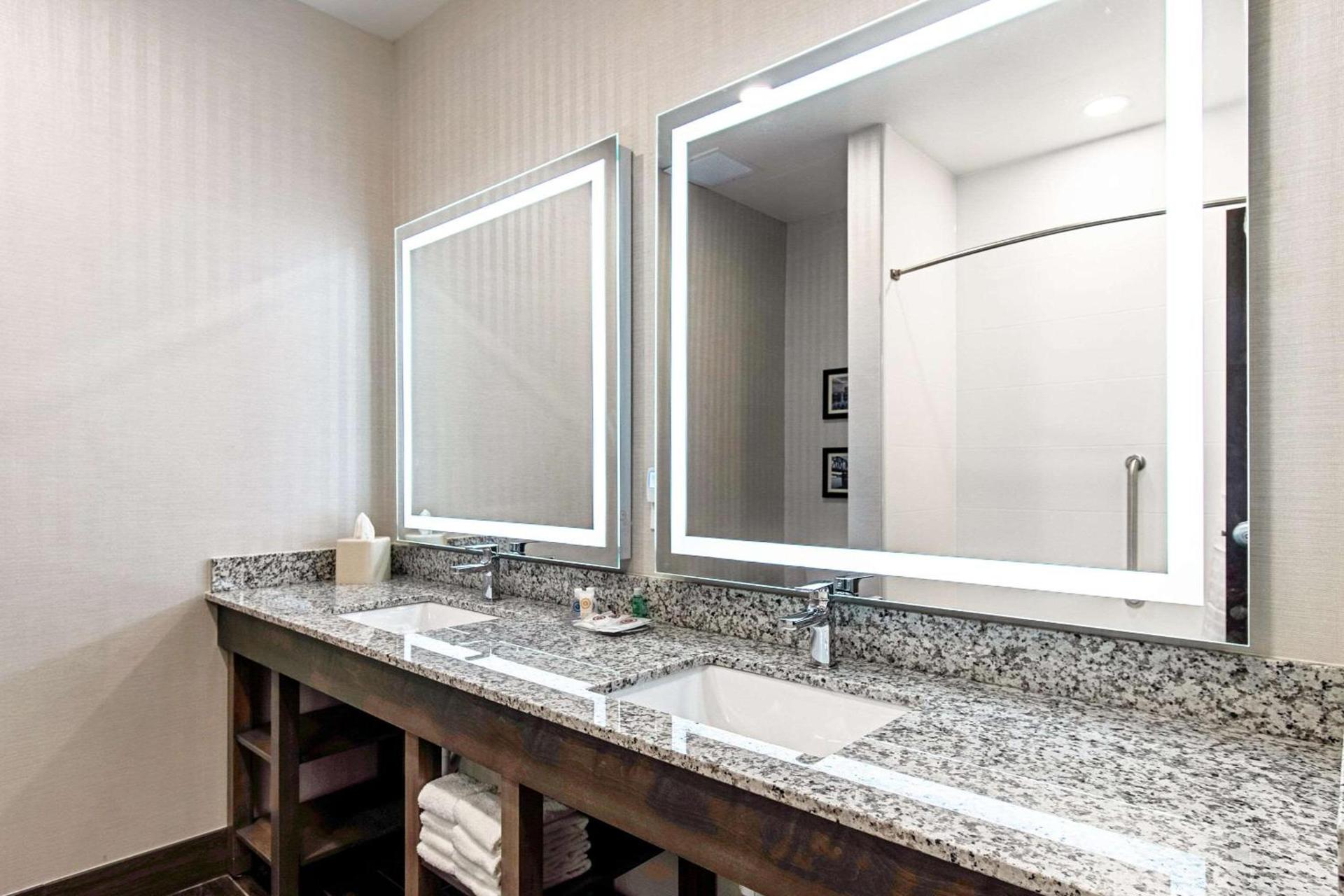 Comfort Suites Grove City - Columbus South photo 22
