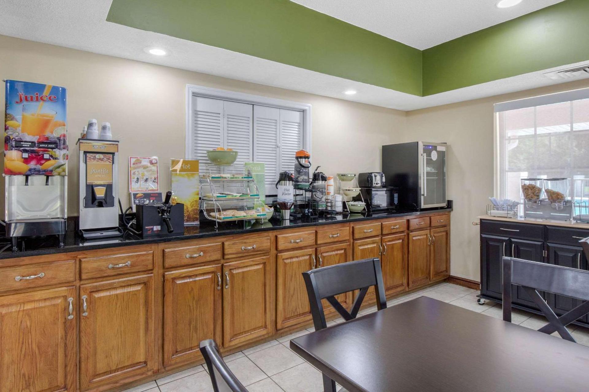 Quality Inn Kingstree North photo 26
