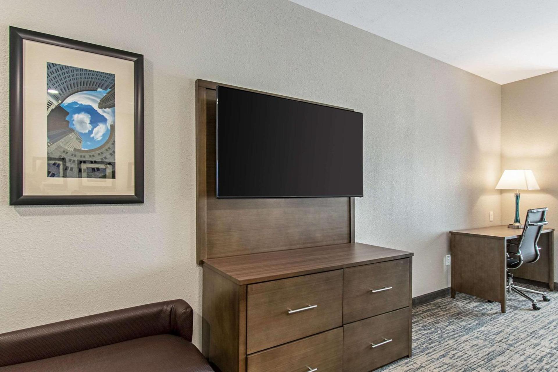 Comfort Suites Grove City - Columbus South photo 16