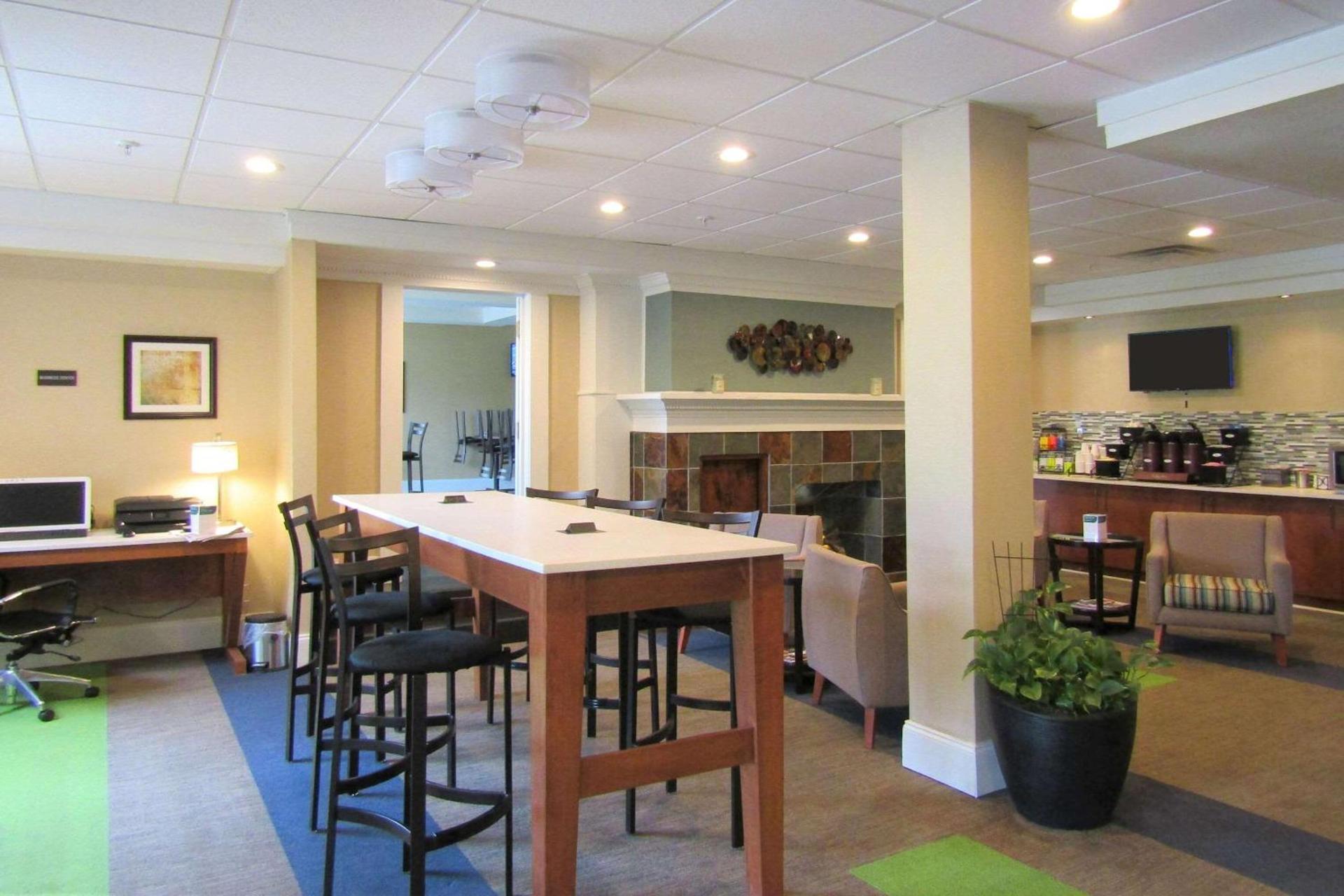 Days-Inn by Wyndham Cedartown photo 13