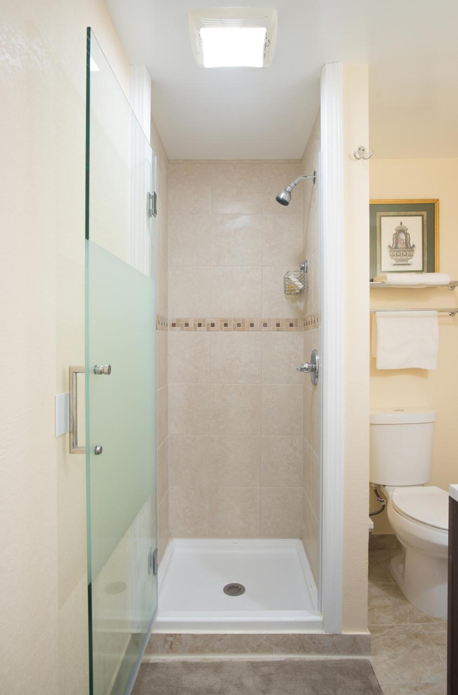 Rodeway Inn photo 12