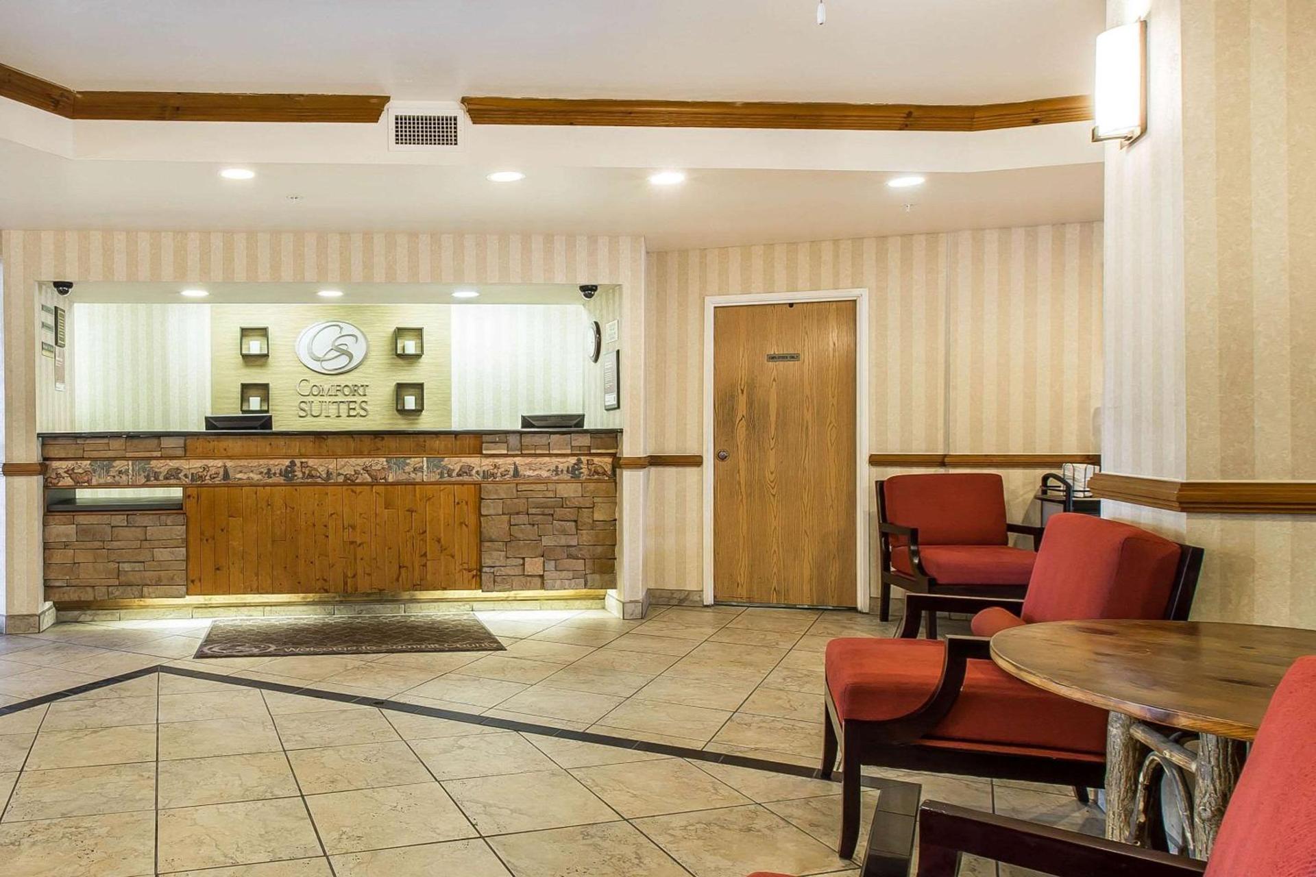 Comfort Suites Summit County photo 4