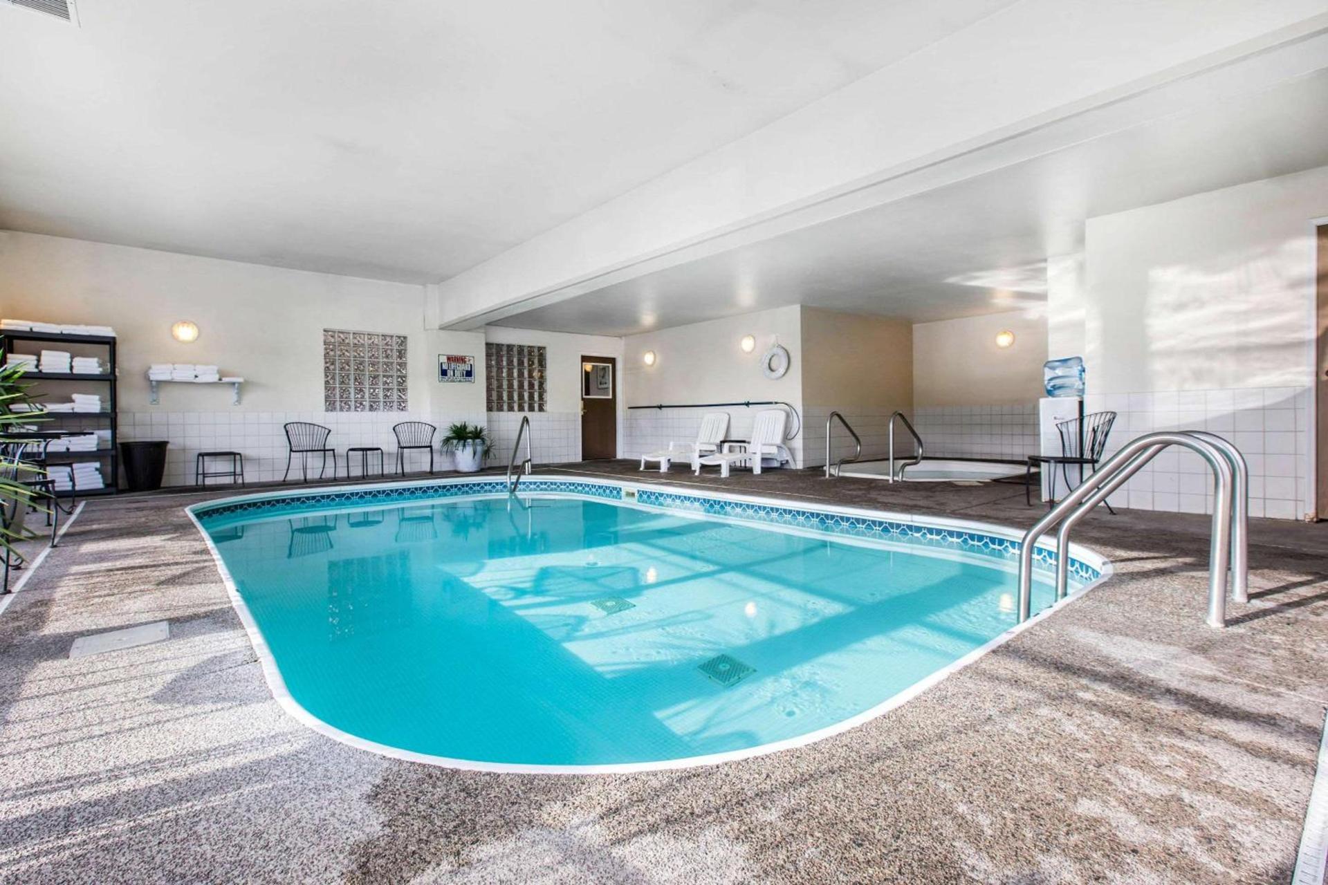 Quality Inn and Suites Silverthorne - Copper Mountain photo 34