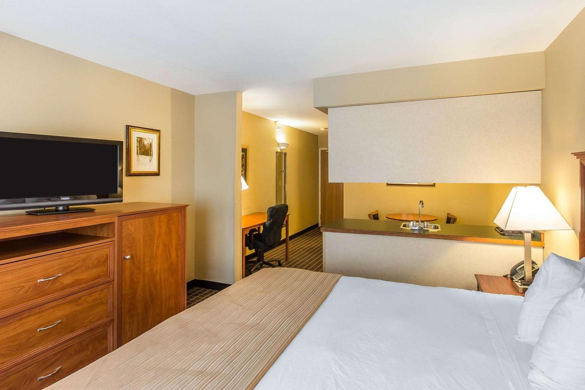 Quality Inn & Suites On The River photo 21