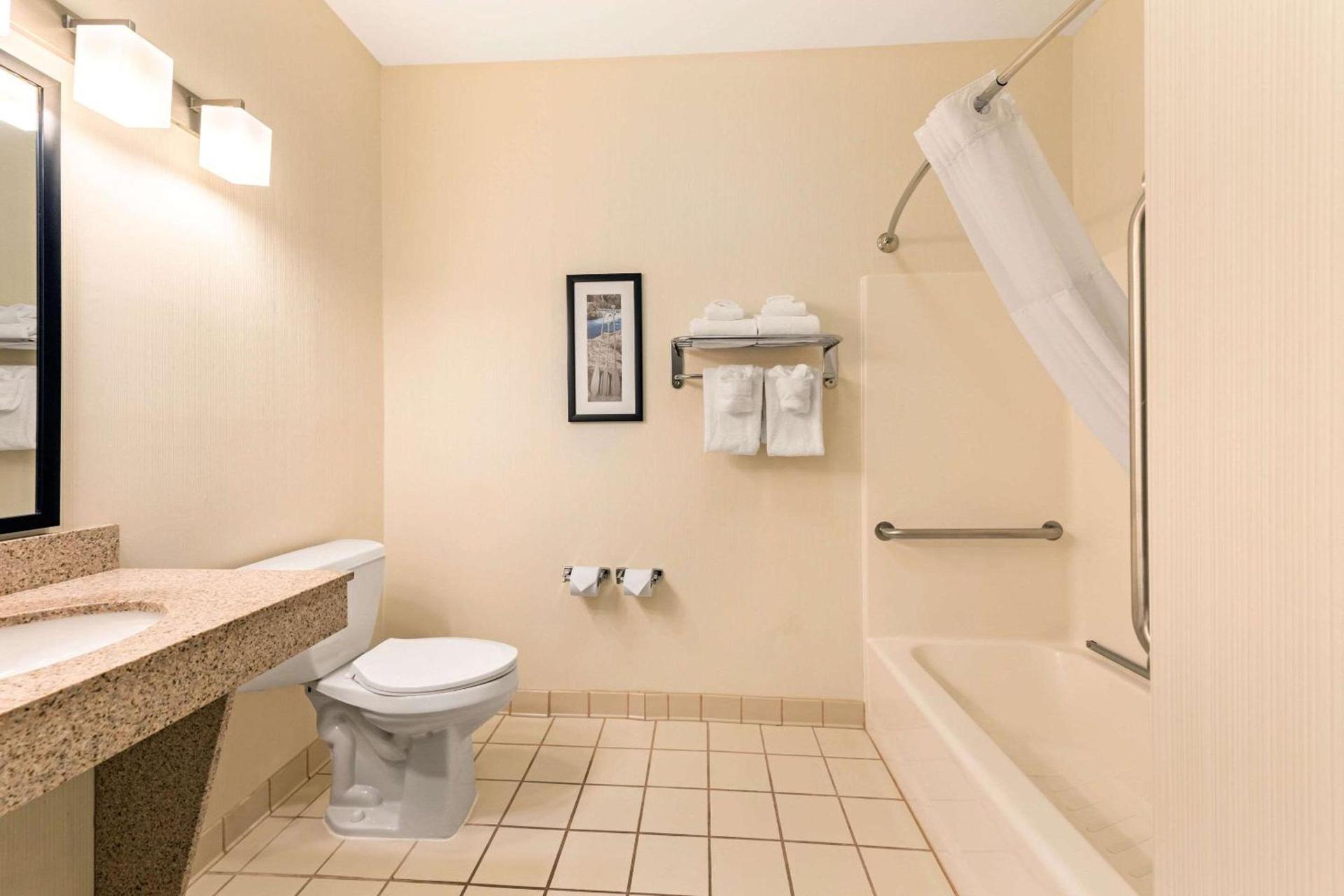 Quality Inn & Suites University Fort Collins photo 12