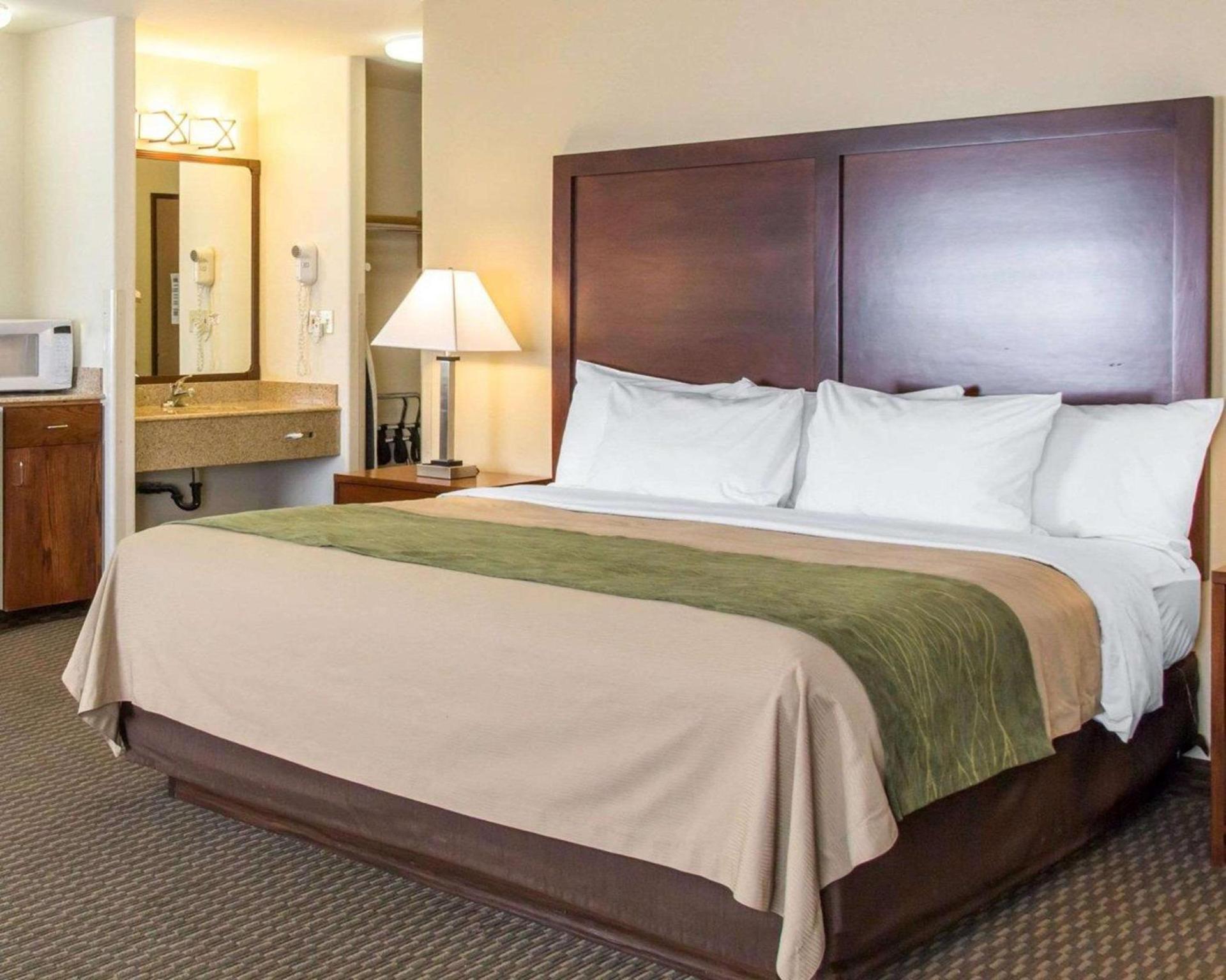 Quality Inn & Suites Vail Valley photo 25
